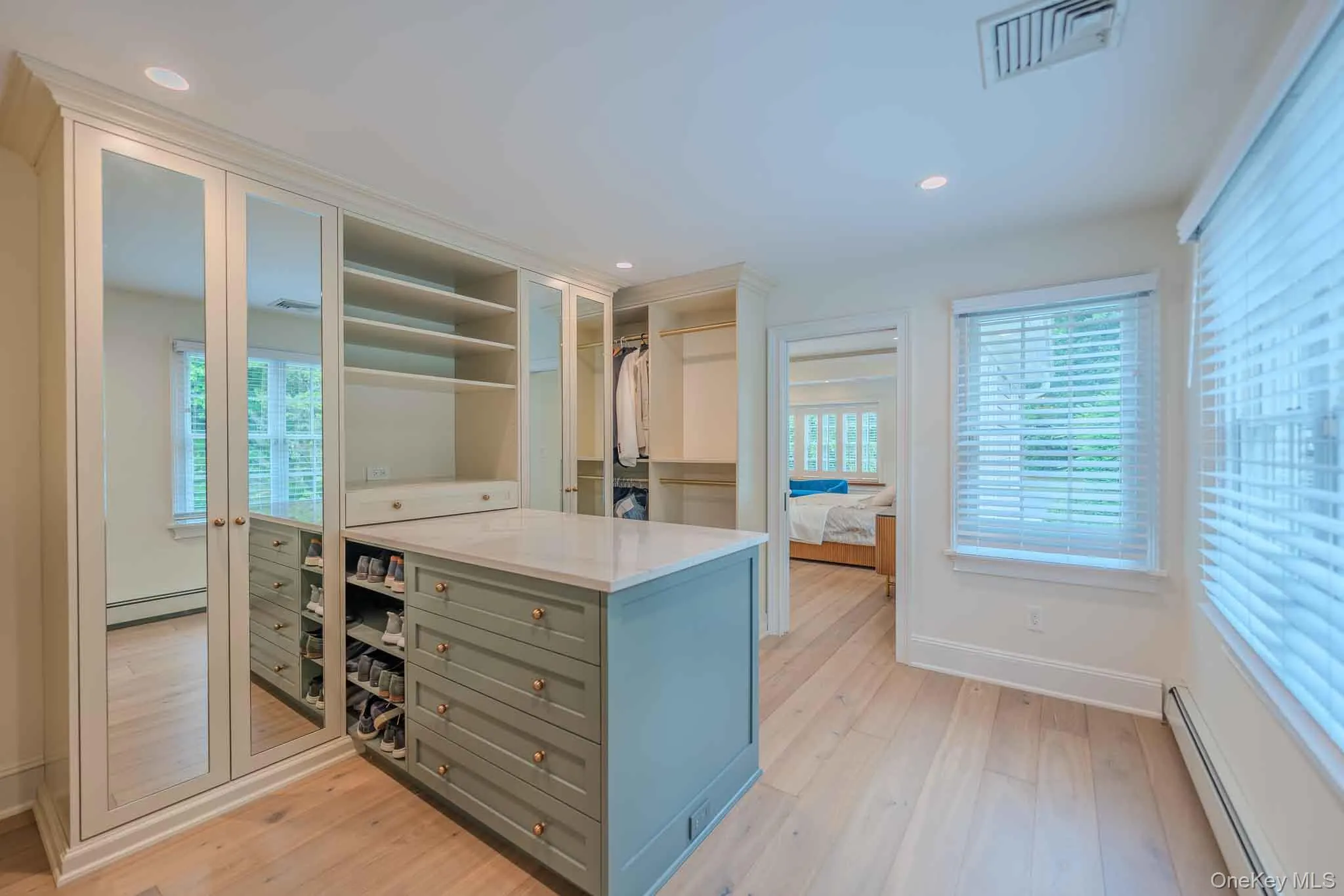 6 Maureen Drive, Brookhaven, NY, 4 Bedrooms Bedrooms, 12 Rooms Rooms,3 BathroomsBathrooms,Residential,For Rent,Maureen,0,1024683 6 Maureen Drive, Brookhaven, NY, 4 Bedrooms Bedrooms, 12 Rooms Rooms,3 BathroomsBathrooms,Residential,For Rent,Maureen,0,1024683