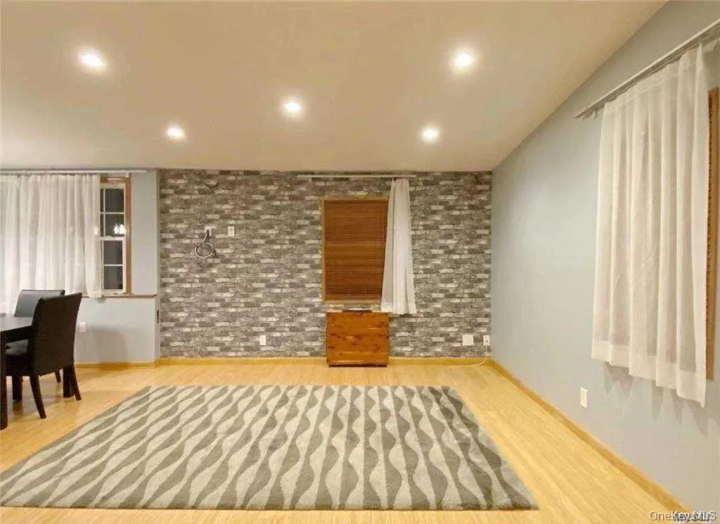 59 Oak Street, Hempstead, NY, 2 Bedrooms Bedrooms, 5 Rooms Rooms,2 BathroomsBathrooms,Residential Lease,For Rent,Oak,0,1024686 59 Oak Street, Hempstead, NY, 2 Bedrooms Bedrooms, 5 Rooms Rooms,2 BathroomsBathrooms,Residential Lease,For Rent,Oak,0,1024686