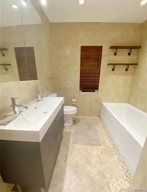 59 Oak Street, Hempstead, NY, 2 Bedrooms Bedrooms, 5 Rooms Rooms,2 BathroomsBathrooms,Residential Lease,For Rent,Oak,0,1024686 59 Oak Street, Hempstead, NY, 2 Bedrooms Bedrooms, 5 Rooms Rooms,2 BathroomsBathrooms,Residential Lease,For Rent,Oak,0,1024686