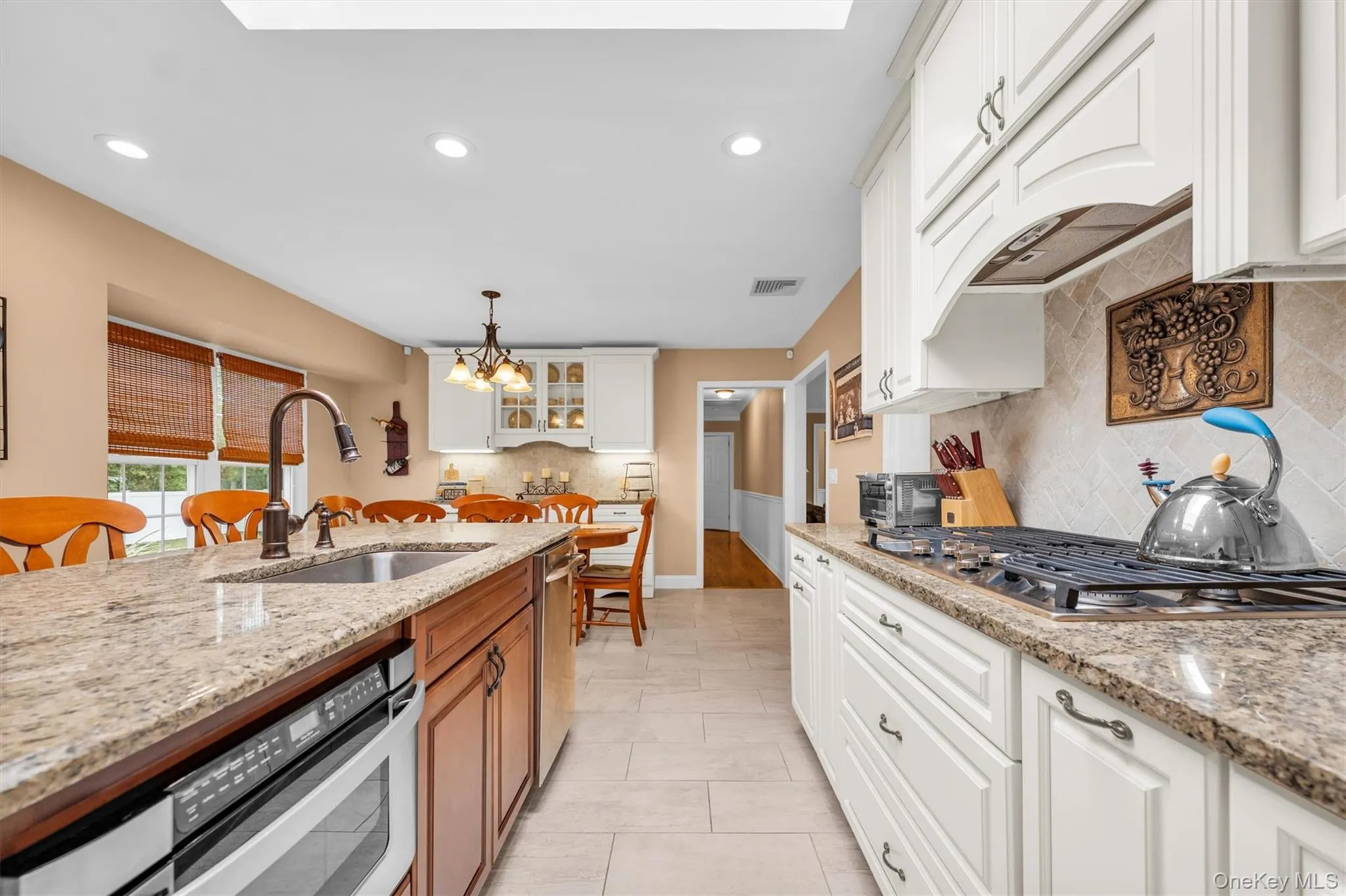 383 Munsell Road, Brookhaven, NY, 3 Bedrooms Bedrooms, 8 Rooms Rooms,3 BathroomsBathrooms,Residential,For Rent,Munsell,0,1024687 383 Munsell Road, Brookhaven, NY, 3 Bedrooms Bedrooms, 8 Rooms Rooms,3 BathroomsBathrooms,Residential,For Rent,Munsell,0,1024687