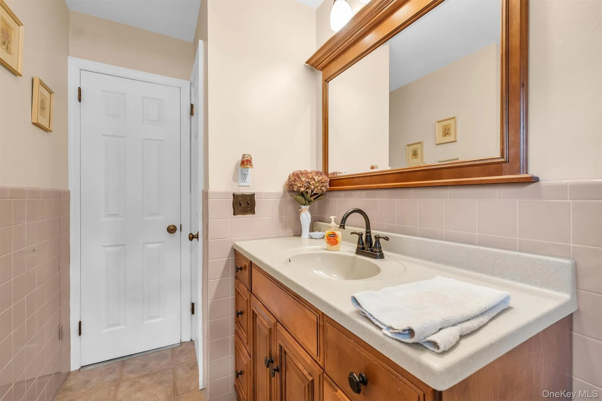 383 Munsell Road, Brookhaven, NY, 3 Bedrooms Bedrooms, 8 Rooms Rooms,3 BathroomsBathrooms,Residential,For Rent,Munsell,0,1024687 383 Munsell Road, Brookhaven, NY, 3 Bedrooms Bedrooms, 8 Rooms Rooms,3 BathroomsBathrooms,Residential,For Rent,Munsell,0,1024687