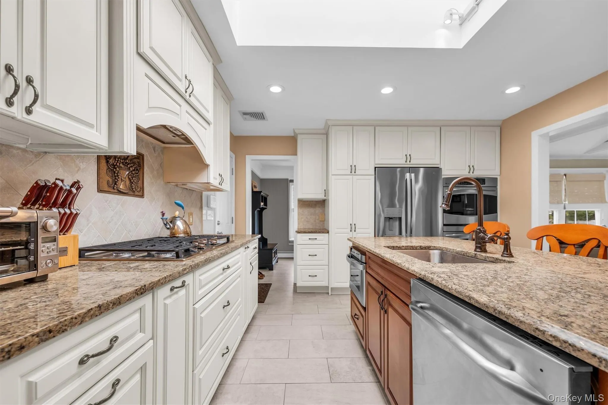 383 Munsell Road, Brookhaven, NY, 3 Bedrooms Bedrooms, 8 Rooms Rooms,3 BathroomsBathrooms,Residential,For Rent,Munsell,0,1024687 383 Munsell Road, Brookhaven, NY, 3 Bedrooms Bedrooms, 8 Rooms Rooms,3 BathroomsBathrooms,Residential,For Rent,Munsell,0,1024687