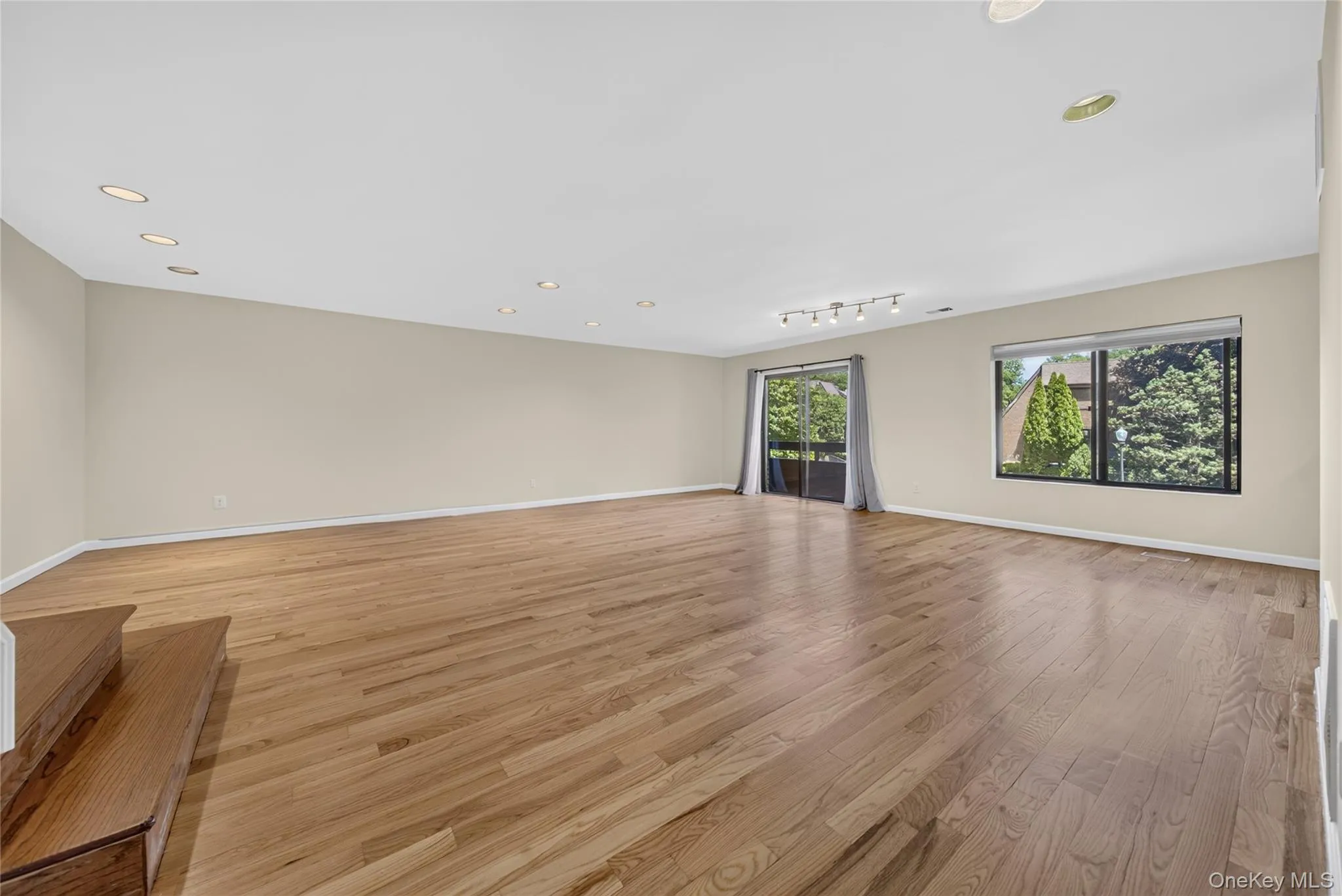 46 Acorn Pond Drive, North Hempstead, NY, 3 Bedrooms Bedrooms, 5 Rooms Rooms,2 BathroomsBathrooms,Residential Lease,For Rent,Acorn Pond,0,1024698 46 Acorn Pond Drive, North Hempstead, NY, 3 Bedrooms Bedrooms, 5 Rooms Rooms,2 BathroomsBathrooms,Residential Lease,For Rent,Acorn Pond,0,1024698