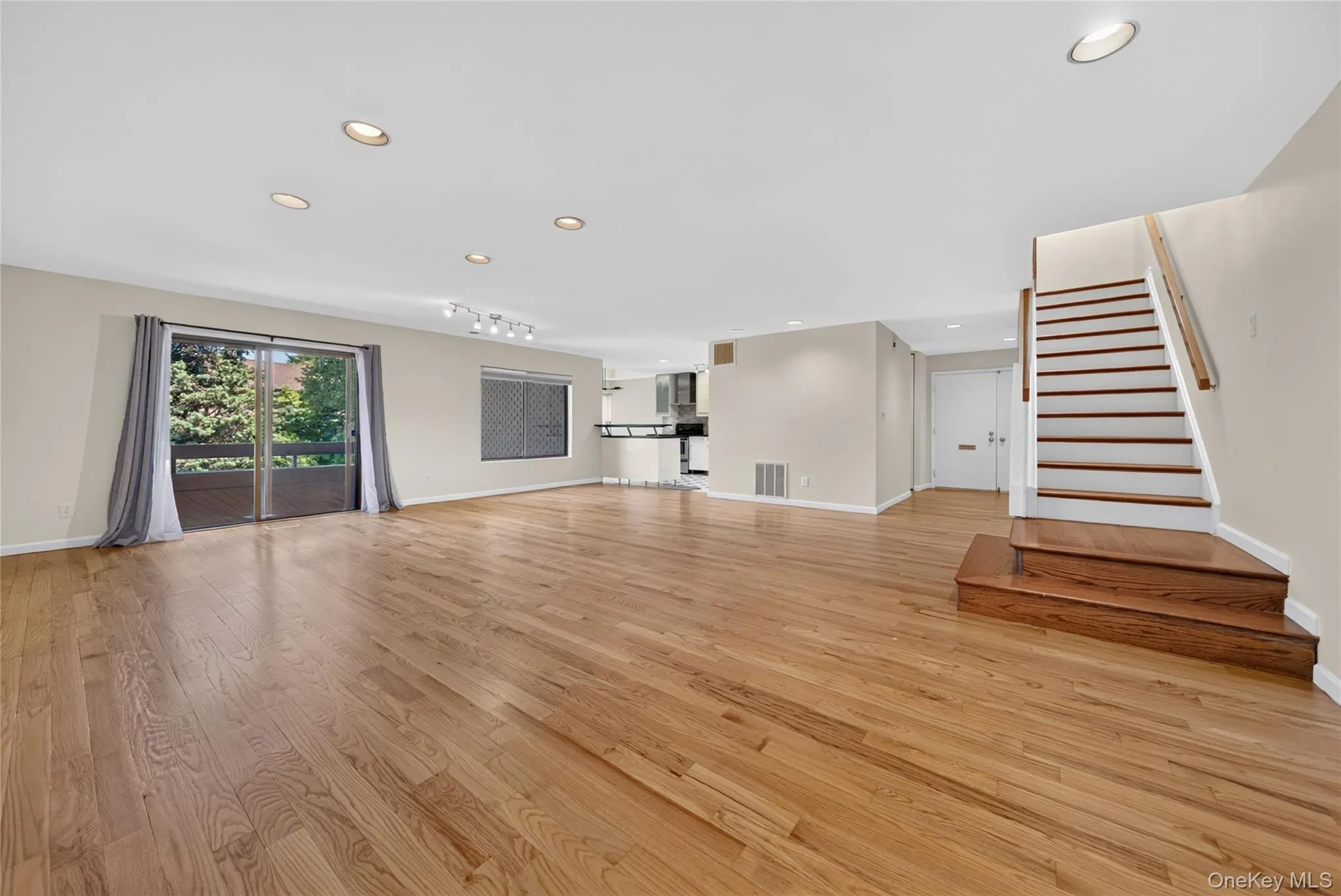 46 Acorn Pond Drive, North Hempstead, NY, 3 Bedrooms Bedrooms, 5 Rooms Rooms,2 BathroomsBathrooms,Residential Lease,For Rent,Acorn Pond,0,1024698 46 Acorn Pond Drive, North Hempstead, NY, 3 Bedrooms Bedrooms, 5 Rooms Rooms,2 BathroomsBathrooms,Residential Lease,For Rent,Acorn Pond,0,1024698
