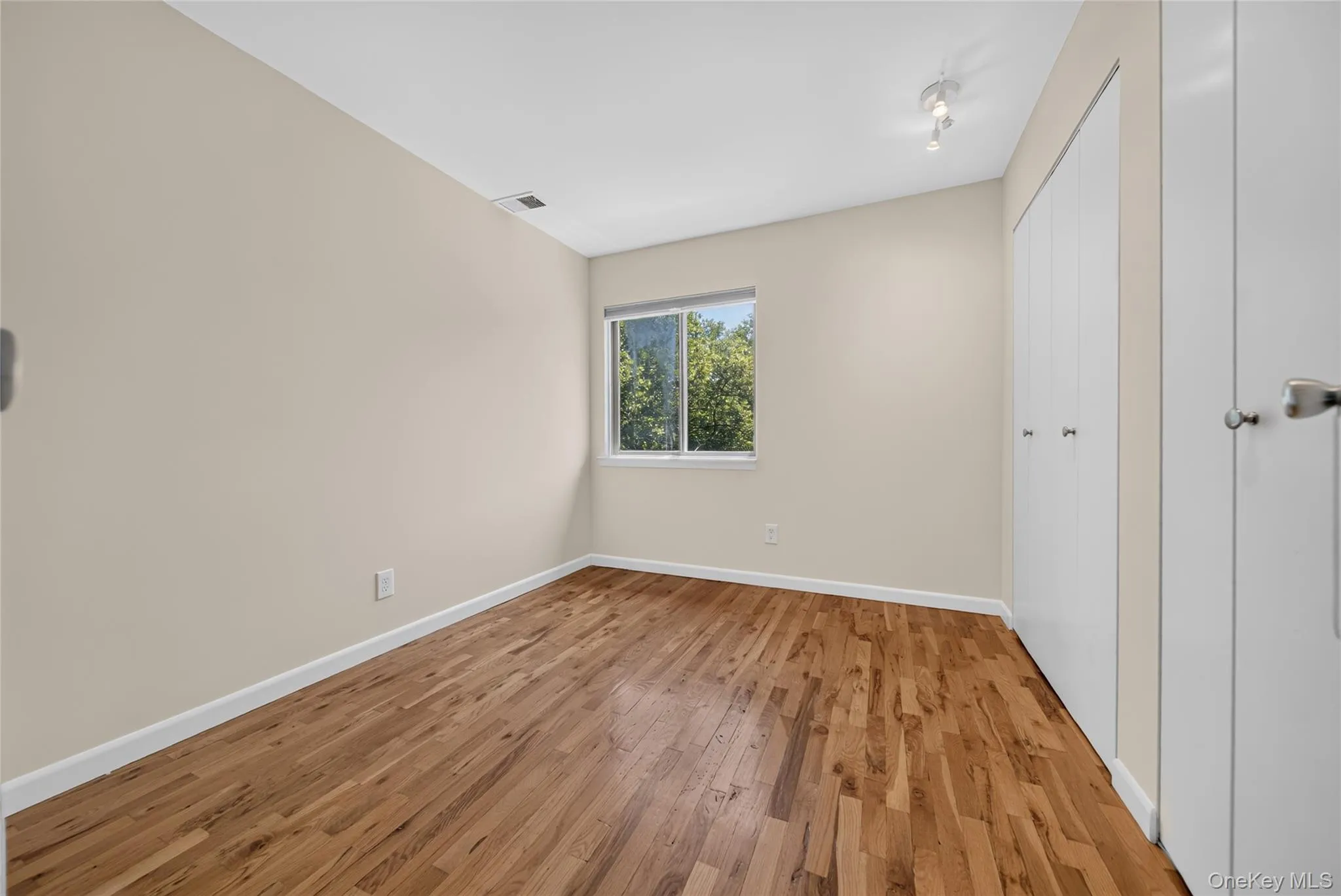 46 Acorn Pond Drive, North Hempstead, NY, 3 Bedrooms Bedrooms, 5 Rooms Rooms,2 BathroomsBathrooms,Residential Lease,For Rent,Acorn Pond,0,1024698 46 Acorn Pond Drive, North Hempstead, NY, 3 Bedrooms Bedrooms, 5 Rooms Rooms,2 BathroomsBathrooms,Residential Lease,For Rent,Acorn Pond,0,1024698
