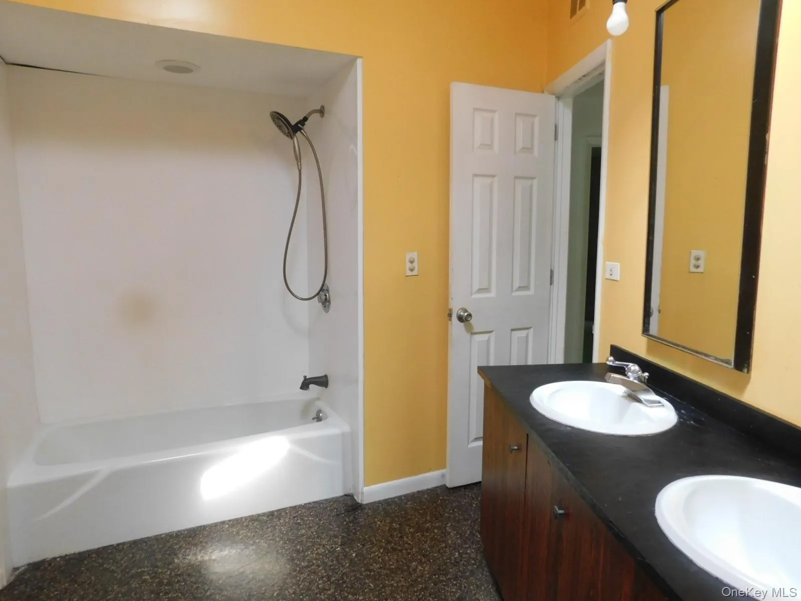 46 Mac Farlane Road, Wappinger, NY, 6 Bedrooms Bedrooms, 9 Rooms Rooms,2 BathroomsBathrooms,Residential,For Rent,Mac Farlane,0,1024703 46 Mac Farlane Road, Wappinger, NY, 6 Bedrooms Bedrooms, 9 Rooms Rooms,2 BathroomsBathrooms,Residential,For Rent,Mac Farlane,0,1024703