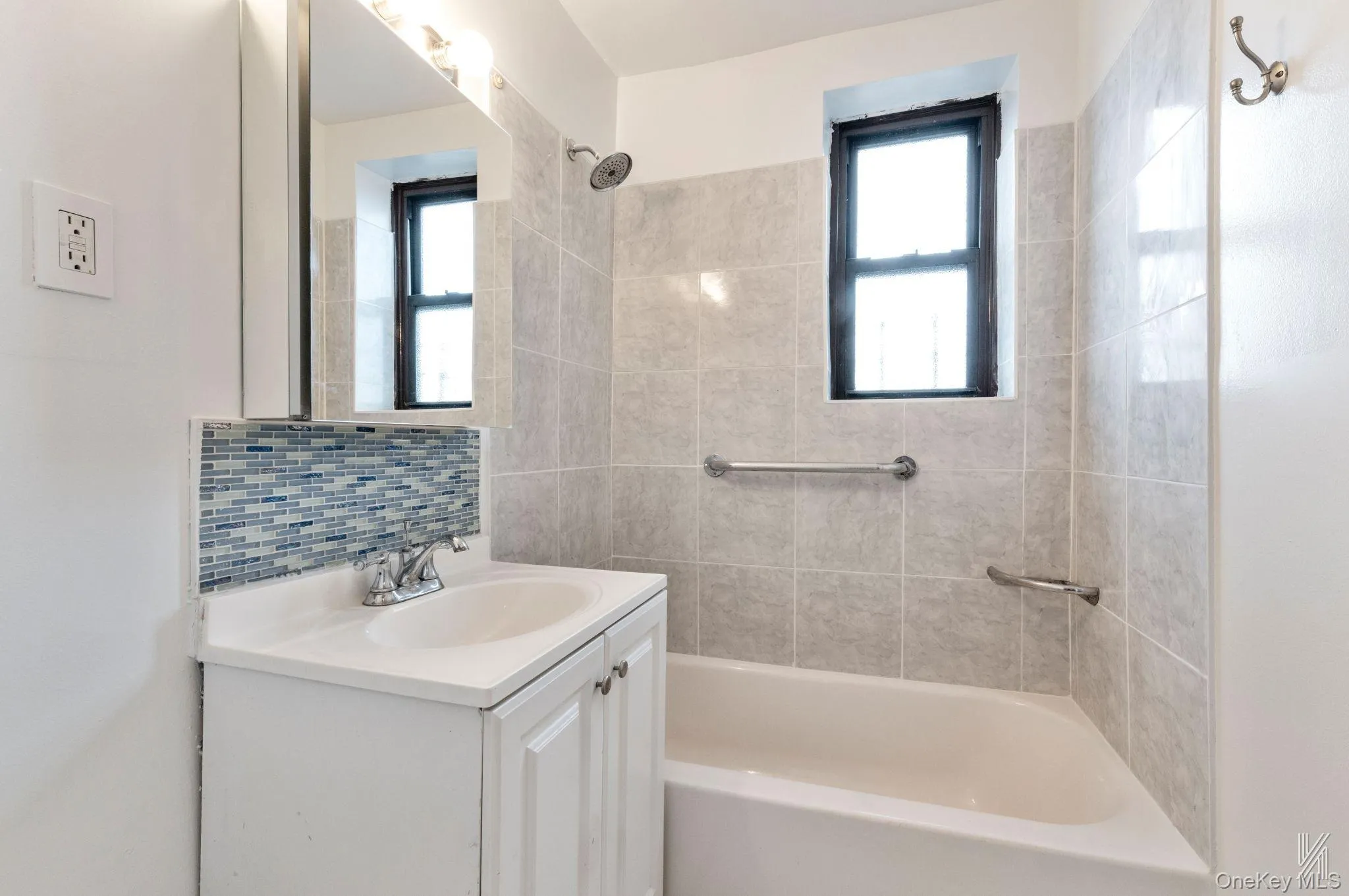 41-42 73rd Street, New York, NY, 2 Bedrooms Bedrooms, 5 Rooms Rooms,2 BathroomsBathrooms,Residential,For Rent,73rd,0,1024704 41-42 73rd Street, New York, NY, 2 Bedrooms Bedrooms, 5 Rooms Rooms,2 BathroomsBathrooms,Residential,For Rent,73rd,0,1024704