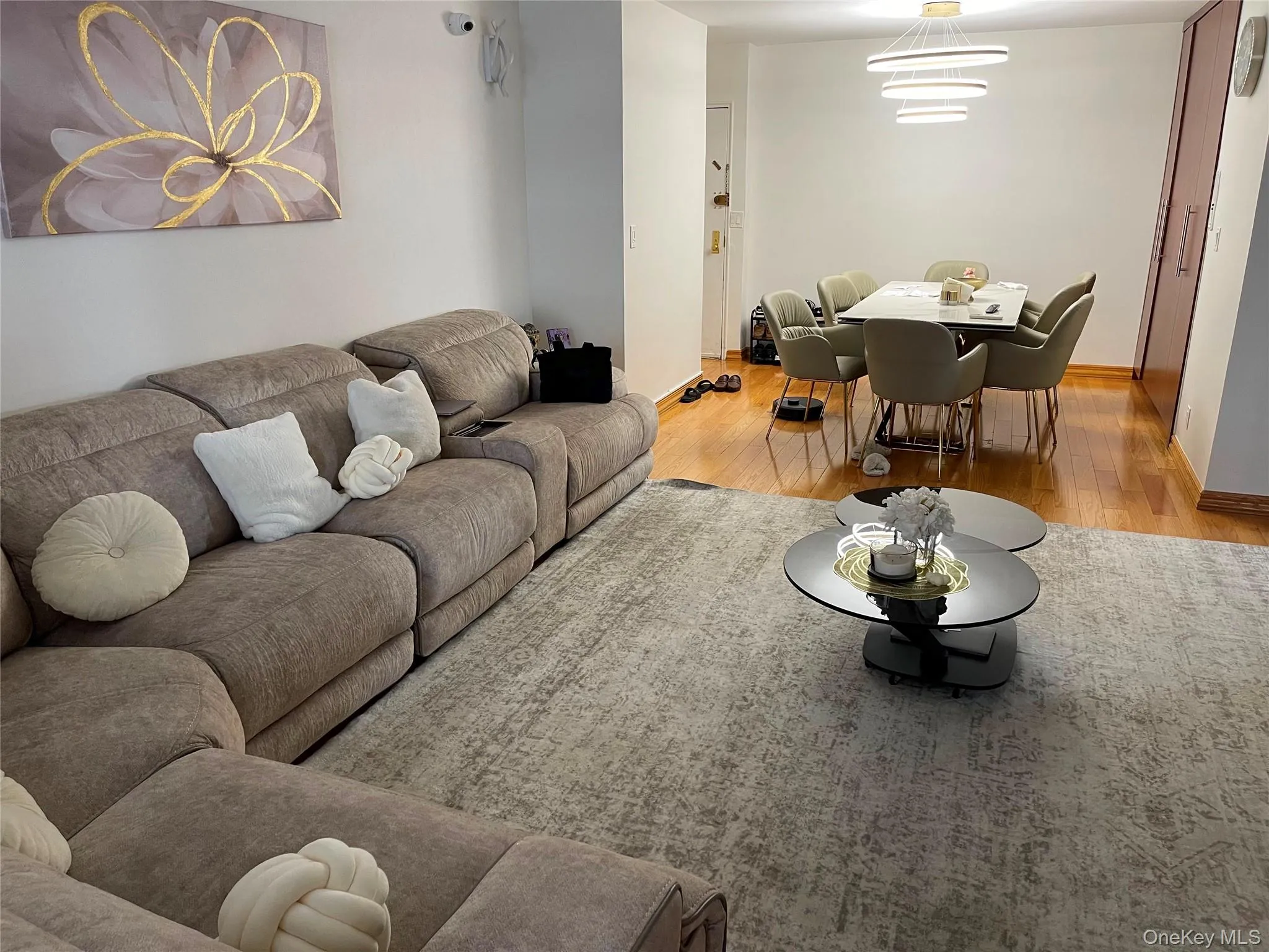 61-35 98th St, New York, NY, 2 Bedrooms Bedrooms, 4 Rooms Rooms,1 BathroomBathrooms,Residential,For Rent,98th St,0,1024715 61-35 98th St, New York, NY, 2 Bedrooms Bedrooms, 4 Rooms Rooms,1 BathroomBathrooms,Residential,For Rent,98th St,0,1024715