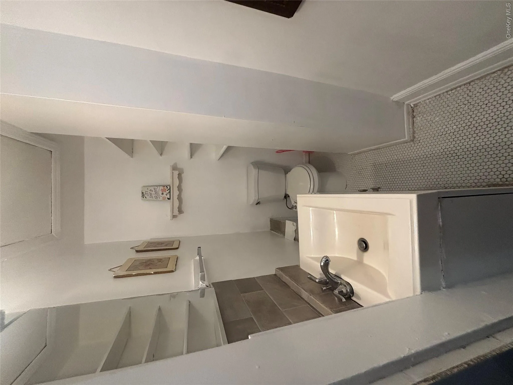 2426 Grand Avenue, Hempstead, NY, 1 Bedroom Bedrooms, 3 Rooms Rooms,1 BathroomBathrooms,Residential Lease,For Rent,Grand,0,1024720 2426 Grand Avenue, Hempstead, NY, 1 Bedroom Bedrooms, 3 Rooms Rooms,1 BathroomBathrooms,Residential Lease,For Rent,Grand,0,1024720