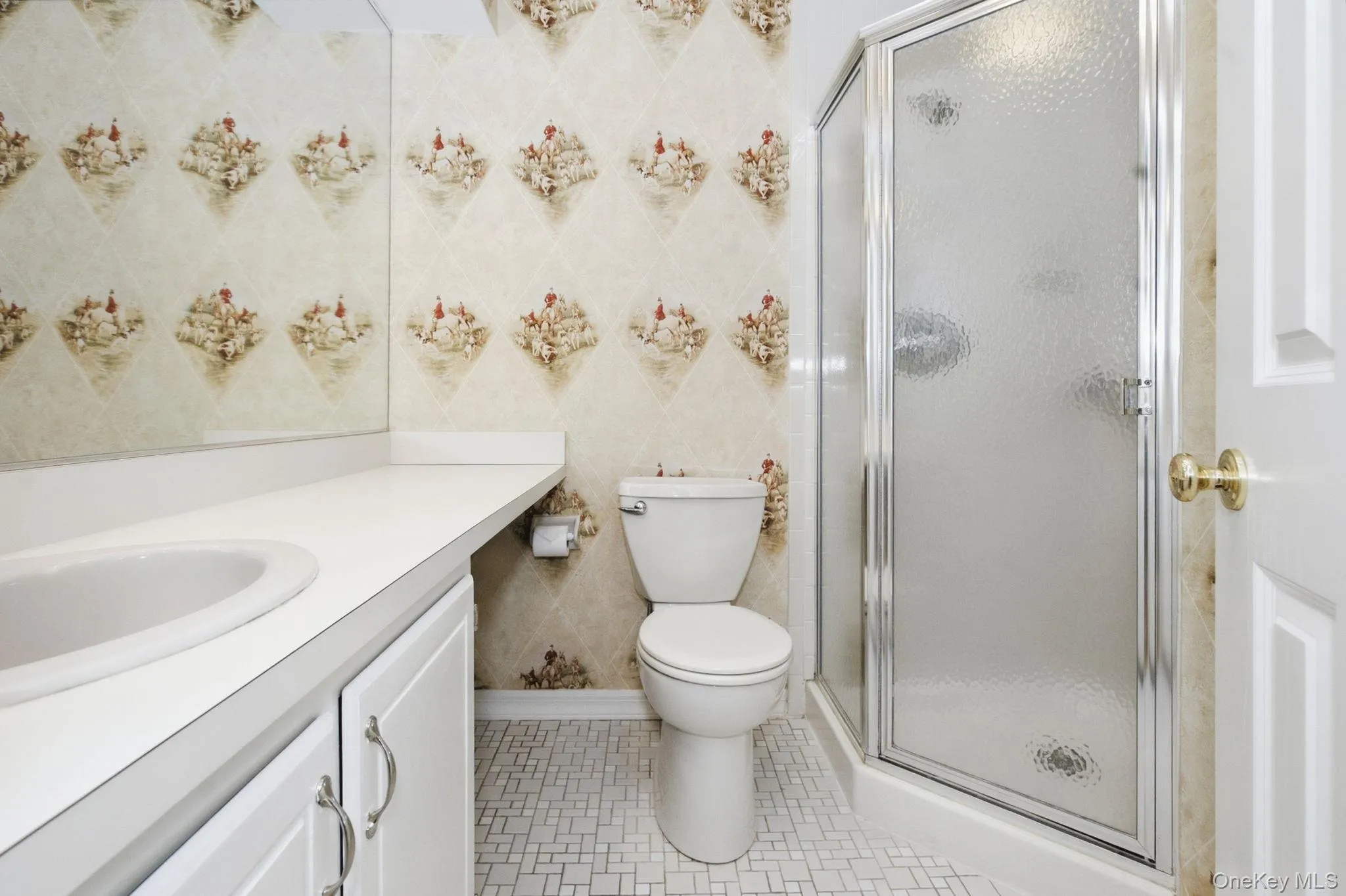 En-suite primary bath provides the primary bedroom with its own private bathroom. En-suite primary bath provides the primary bedroom with its own private bathroom.