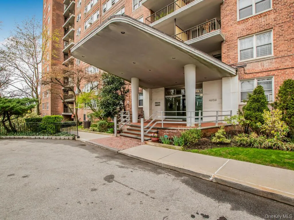 4525 Henry Hudson Parkway, New York, NY, 2 Bedrooms Bedrooms, 4 Rooms Rooms,1 BathroomBathrooms,Residential Lease,For Rent,Henry Hudson,0,1024725 4525 Henry Hudson Parkway, New York, NY, 2 Bedrooms Bedrooms, 4 Rooms Rooms,1 BathroomBathrooms,Residential Lease,For Rent,Henry Hudson,0,1024725