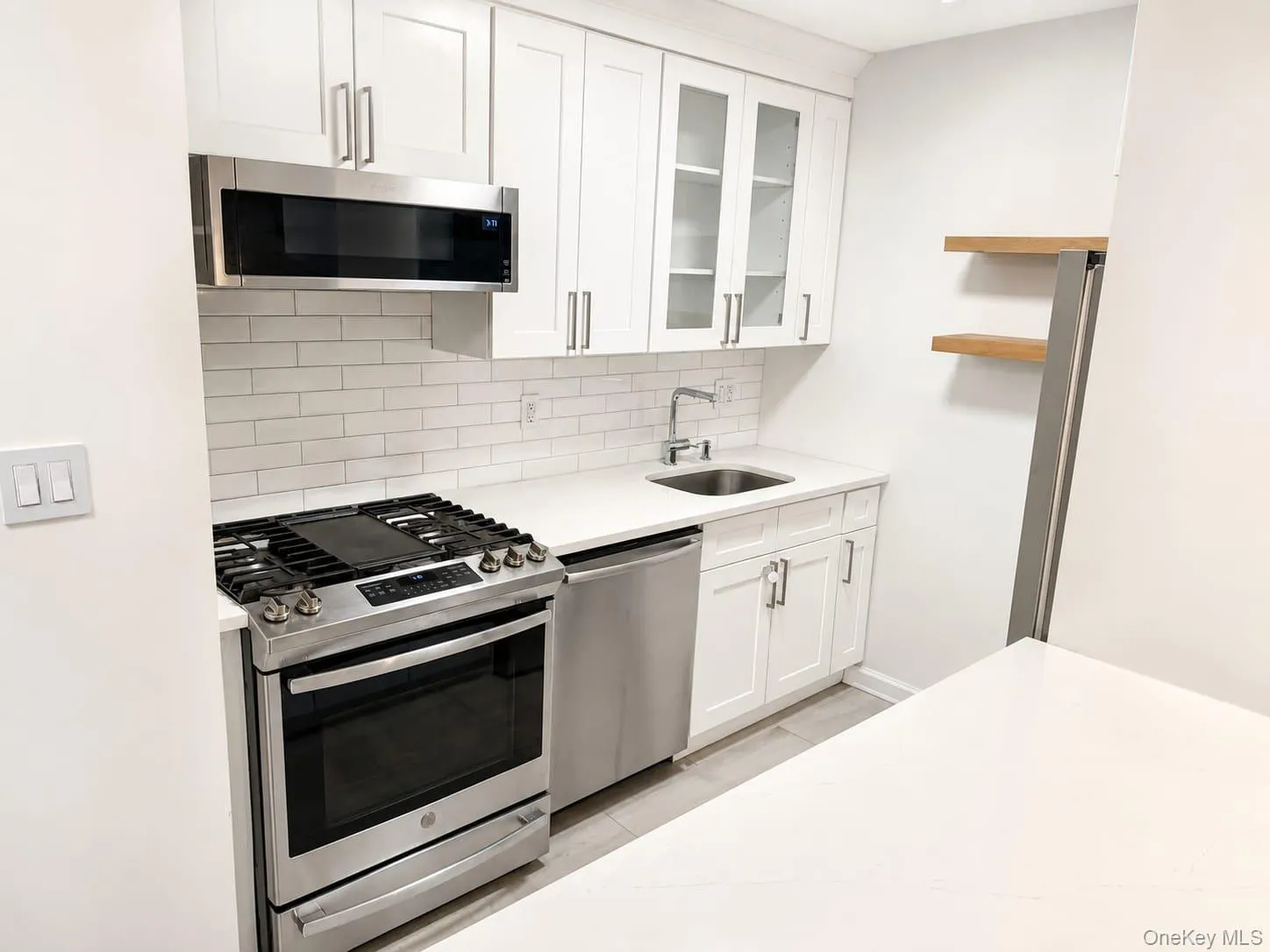 4525 Henry Hudson Parkway, New York, NY, 2 Bedrooms Bedrooms, 4 Rooms Rooms,1 BathroomBathrooms,Residential Lease,For Rent,Henry Hudson,0,1024725 4525 Henry Hudson Parkway, New York, NY, 2 Bedrooms Bedrooms, 4 Rooms Rooms,1 BathroomBathrooms,Residential Lease,For Rent,Henry Hudson,0,1024725