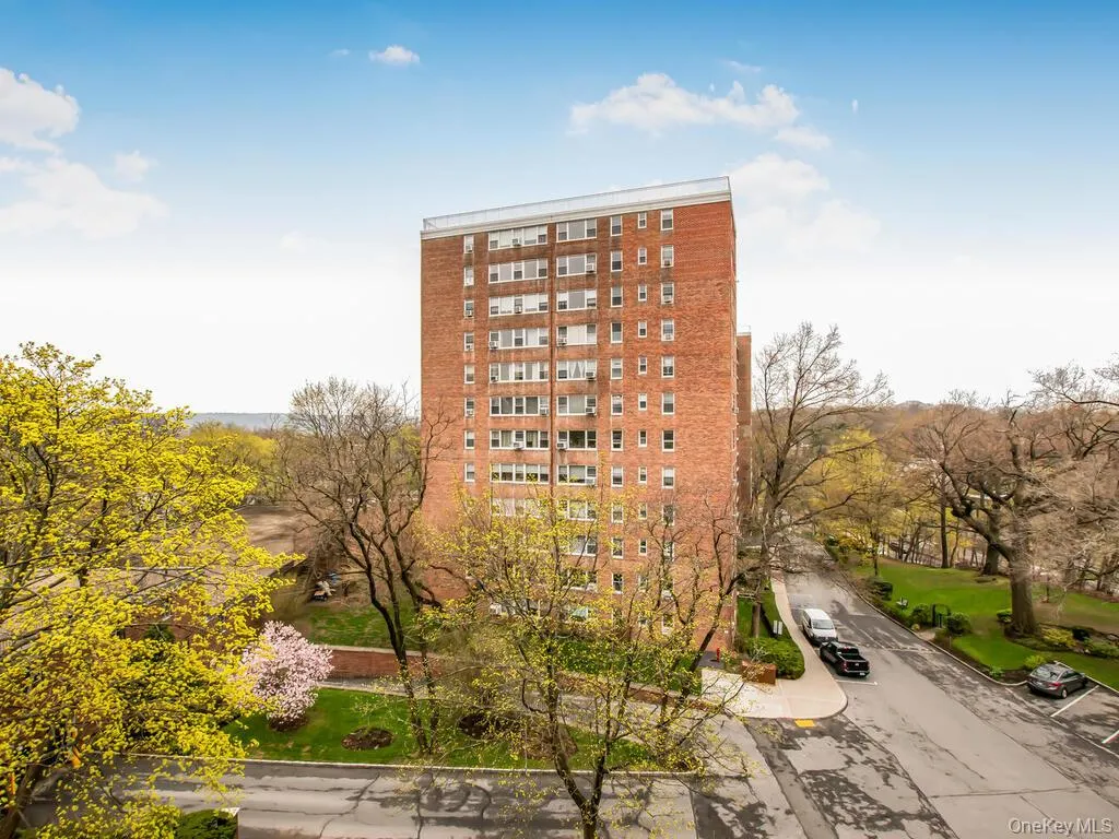 4525 Henry Hudson Parkway, New York, NY, 2 Bedrooms Bedrooms, 4 Rooms Rooms,1 BathroomBathrooms,Residential Lease,For Rent,Henry Hudson,0,1024725 4525 Henry Hudson Parkway, New York, NY, 2 Bedrooms Bedrooms, 4 Rooms Rooms,1 BathroomBathrooms,Residential Lease,For Rent,Henry Hudson,0,1024725