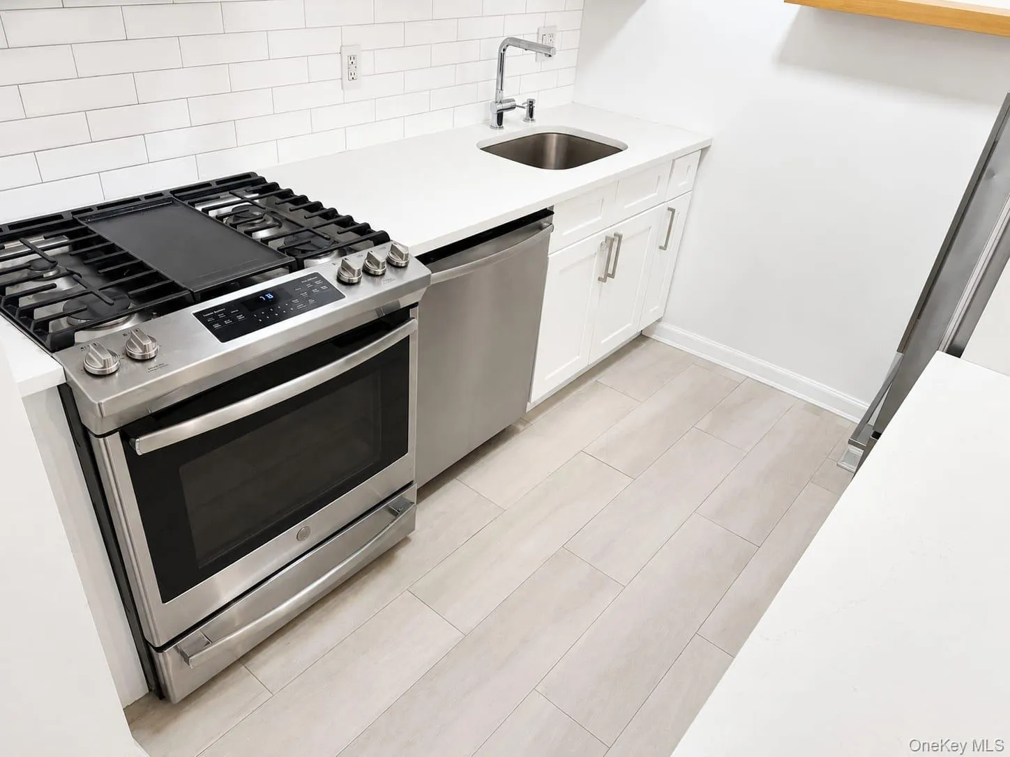 4525 Henry Hudson Parkway, New York, NY, 2 Bedrooms Bedrooms, 4 Rooms Rooms,1 BathroomBathrooms,Residential Lease,For Rent,Henry Hudson,0,1024725 4525 Henry Hudson Parkway, New York, NY, 2 Bedrooms Bedrooms, 4 Rooms Rooms,1 BathroomBathrooms,Residential Lease,For Rent,Henry Hudson,0,1024725