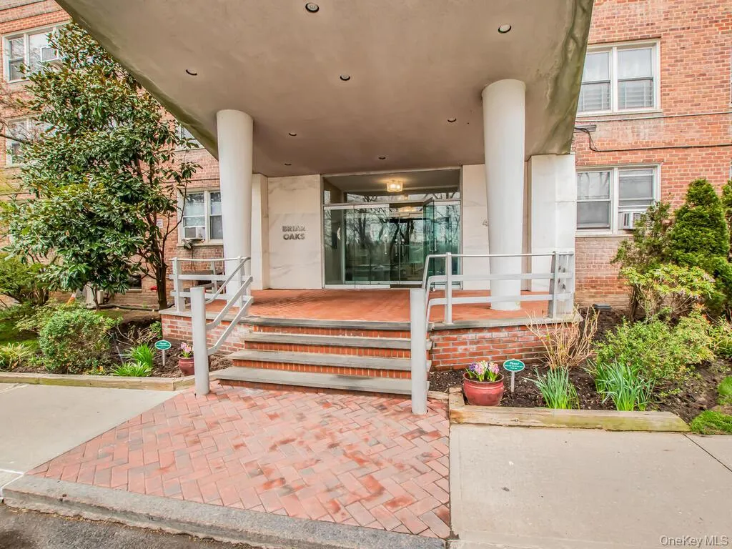 4525 Henry Hudson Parkway, New York, NY, 2 Bedrooms Bedrooms, 4 Rooms Rooms,1 BathroomBathrooms,Residential Lease,For Rent,Henry Hudson,0,1024725 4525 Henry Hudson Parkway, New York, NY, 2 Bedrooms Bedrooms, 4 Rooms Rooms,1 BathroomBathrooms,Residential Lease,For Rent,Henry Hudson,0,1024725