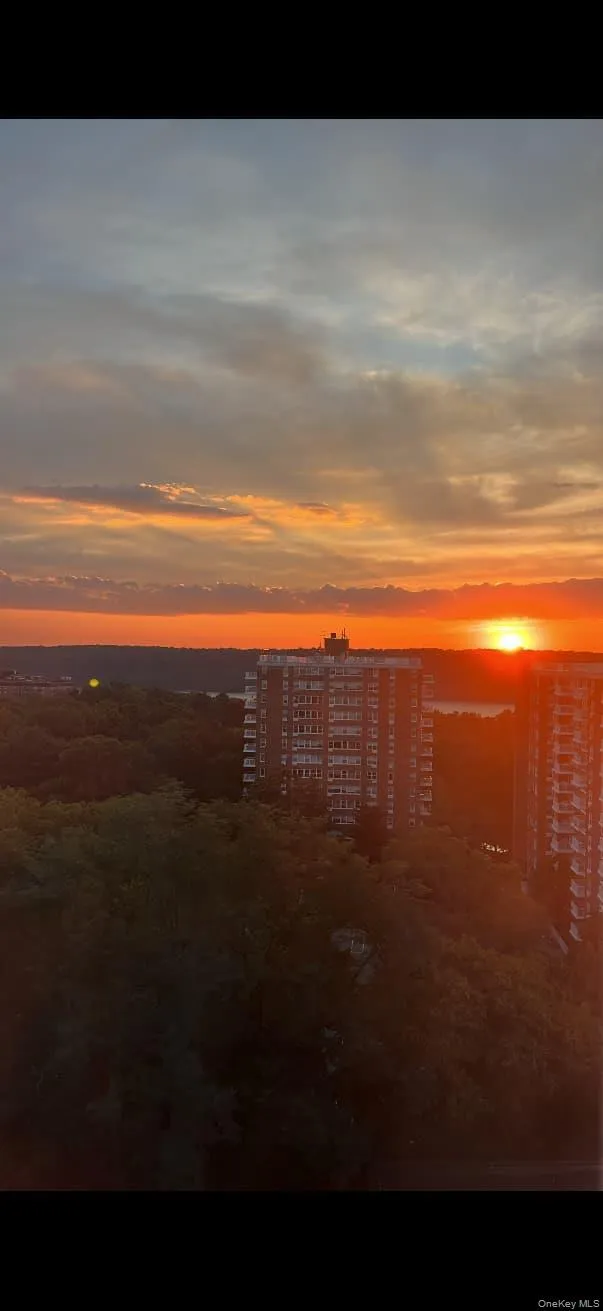4525 Henry Hudson Parkway, New York, NY, 2 Bedrooms Bedrooms, 4 Rooms Rooms,1 BathroomBathrooms,Residential Lease,For Rent,Henry Hudson,0,1024725 4525 Henry Hudson Parkway, New York, NY, 2 Bedrooms Bedrooms, 4 Rooms Rooms,1 BathroomBathrooms,Residential Lease,For Rent,Henry Hudson,0,1024725