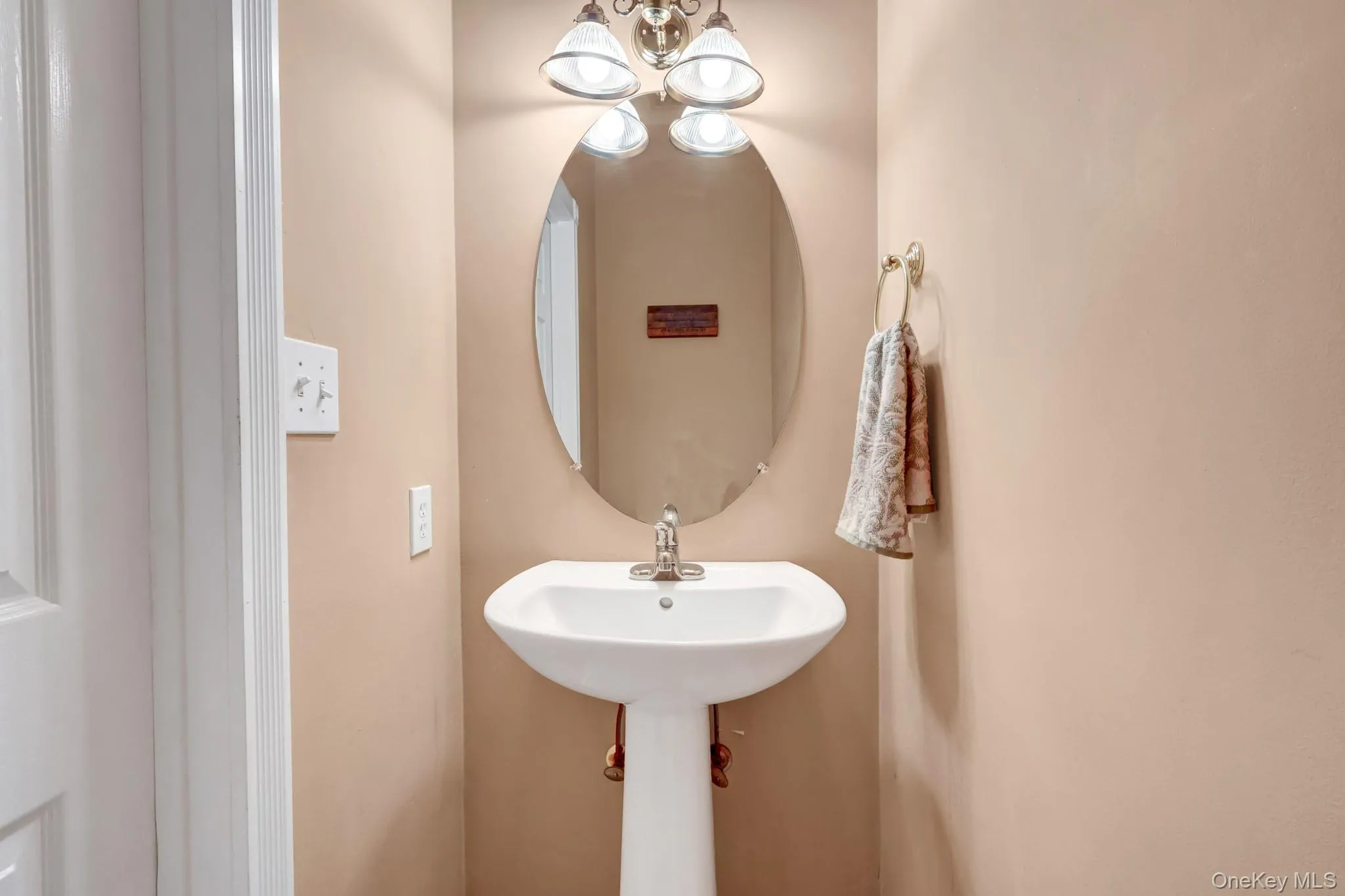 11 Scenicview Crescent, Brookhaven, NY, 4 Bedrooms Bedrooms, 8 Rooms Rooms,2 BathroomsBathrooms,Residential,For Rent,Scenicview,0,1024733 11 Scenicview Crescent, Brookhaven, NY, 4 Bedrooms Bedrooms, 8 Rooms Rooms,2 BathroomsBathrooms,Residential,For Rent,Scenicview,0,1024733