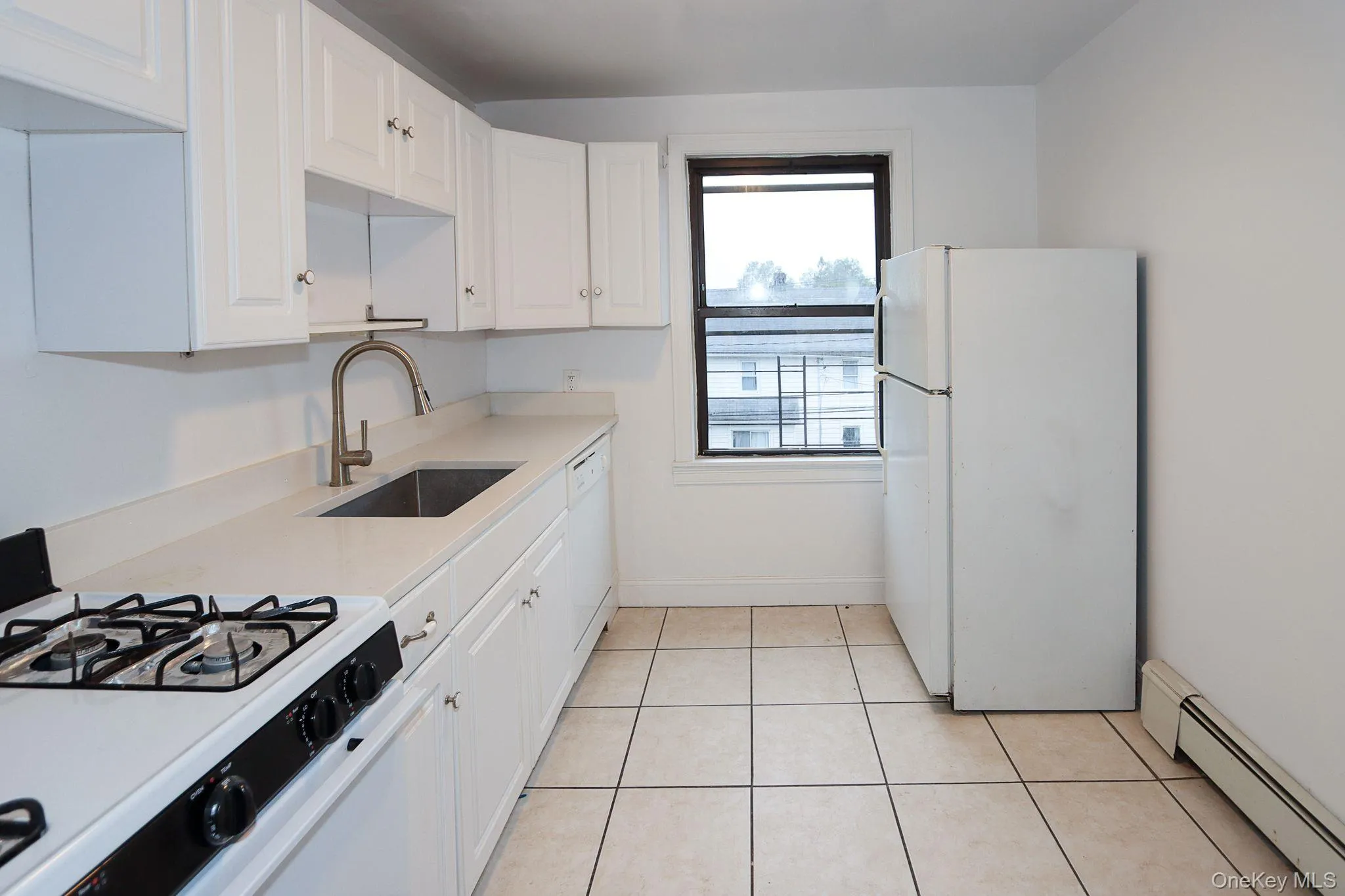 14 Beach Road, North Hempstead, NY, 2 Bedrooms Bedrooms, 4 Rooms Rooms,1 BathroomBathrooms,Residential Lease,For Rent,Beach,0,1024738 14 Beach Road, North Hempstead, NY, 2 Bedrooms Bedrooms, 4 Rooms Rooms,1 BathroomBathrooms,Residential Lease,For Rent,Beach,0,1024738