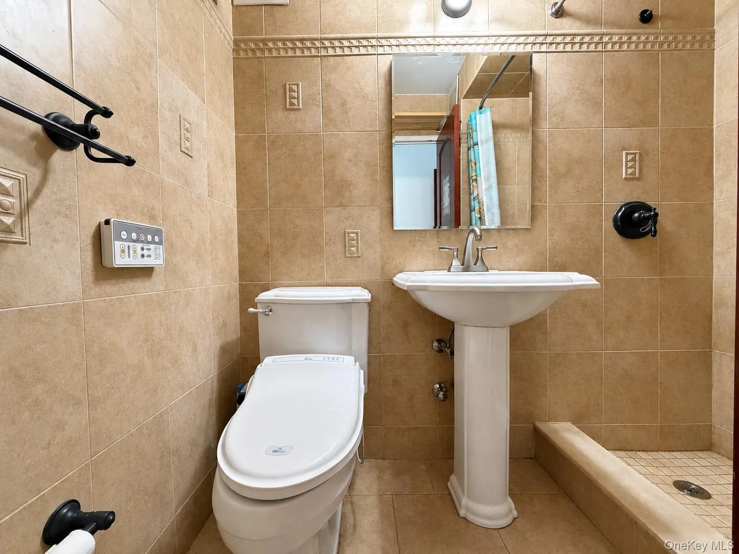 61-20 Grand Central Parkway, New York, NY, 3 Bedrooms Bedrooms, 6 Rooms Rooms,2 BathroomsBathrooms,Residential,For Rent,Grand Central,0,1024743 61-20 Grand Central Parkway, New York, NY, 3 Bedrooms Bedrooms, 6 Rooms Rooms,2 BathroomsBathrooms,Residential,For Rent,Grand Central,0,1024743