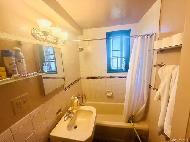 1969 Mc Graw Avenue, New York, NY, 2 Bedrooms Bedrooms, 3 Rooms Rooms,1 BathroomBathrooms,Residential,For Rent,Mc Graw,0,1024751 1969 Mc Graw Avenue, New York, NY, 2 Bedrooms Bedrooms, 3 Rooms Rooms,1 BathroomBathrooms,Residential,For Rent,Mc Graw,0,1024751