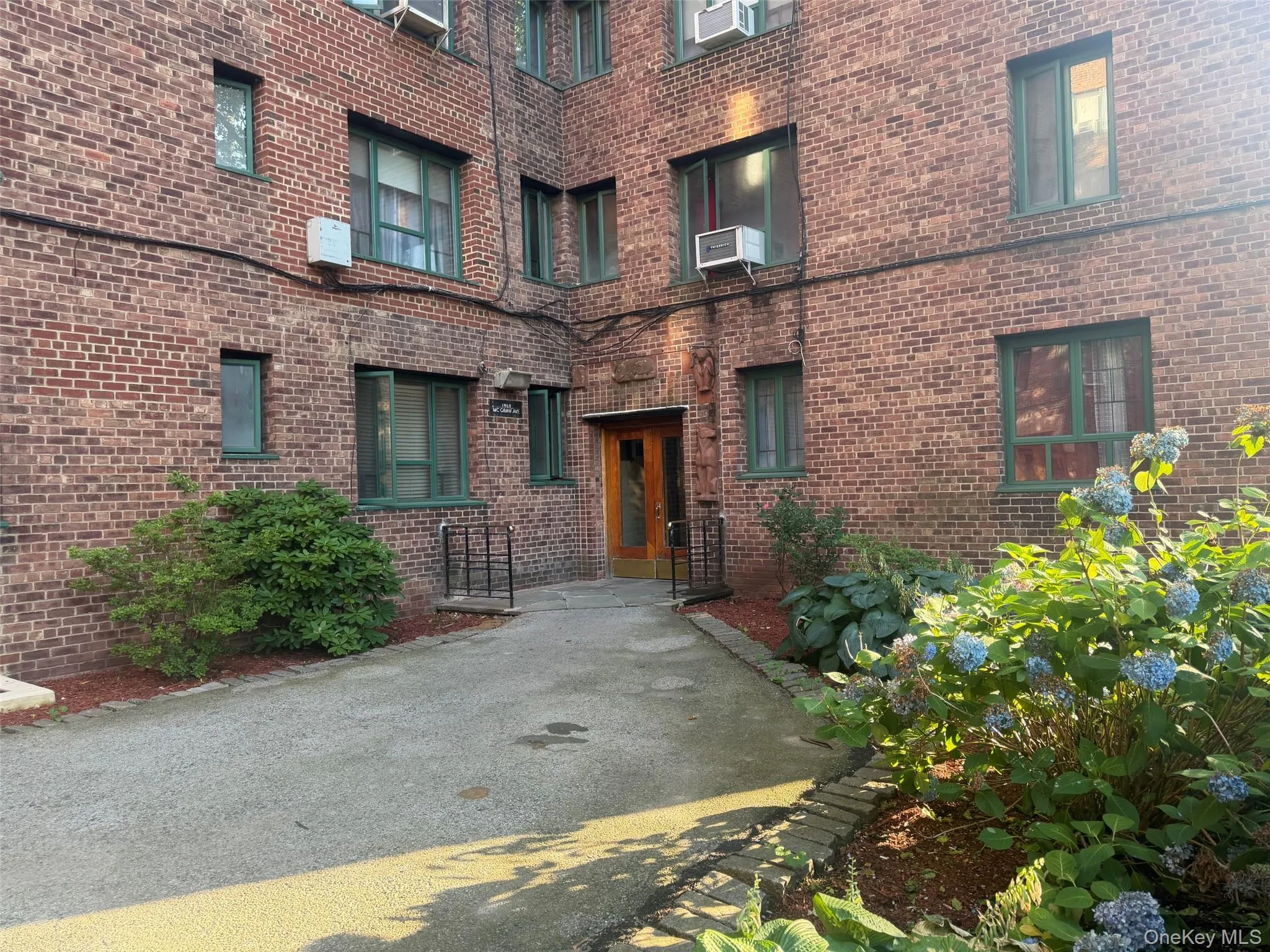 1969 Mc Graw Avenue, New York, NY, 2 Bedrooms Bedrooms, 3 Rooms Rooms,1 BathroomBathrooms,Residential,For Rent,Mc Graw,0,1024751 1969 Mc Graw Avenue, New York, NY, 2 Bedrooms Bedrooms, 3 Rooms Rooms,1 BathroomBathrooms,Residential,For Rent,Mc Graw,0,1024751