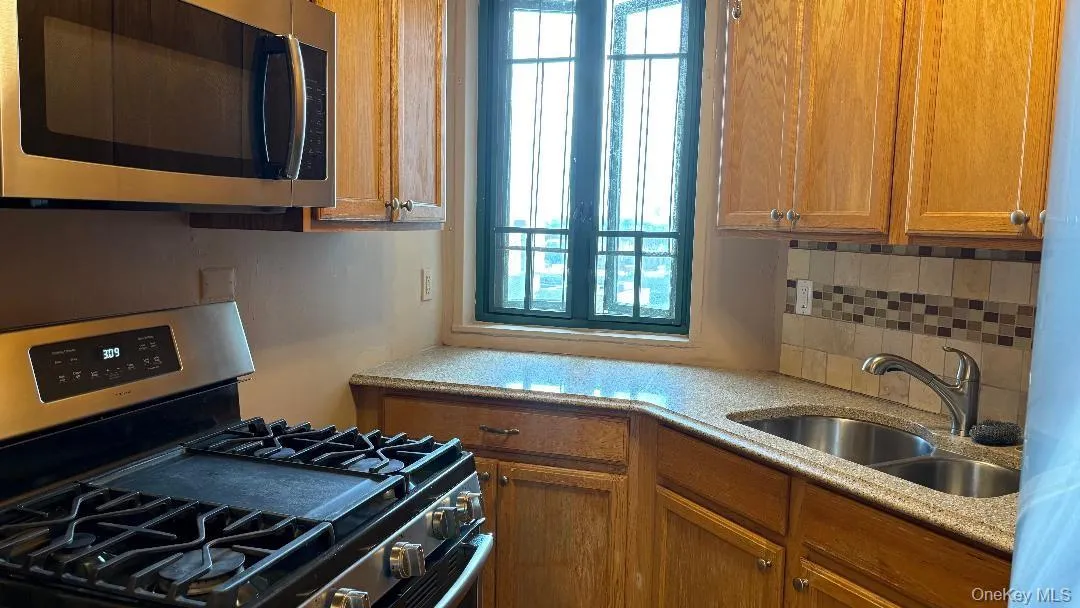 1969 Mc Graw Avenue, New York, NY, 2 Bedrooms Bedrooms, 3 Rooms Rooms,1 BathroomBathrooms,Residential,For Rent,Mc Graw,0,1024751 1969 Mc Graw Avenue, New York, NY, 2 Bedrooms Bedrooms, 3 Rooms Rooms,1 BathroomBathrooms,Residential,For Rent,Mc Graw,0,1024751