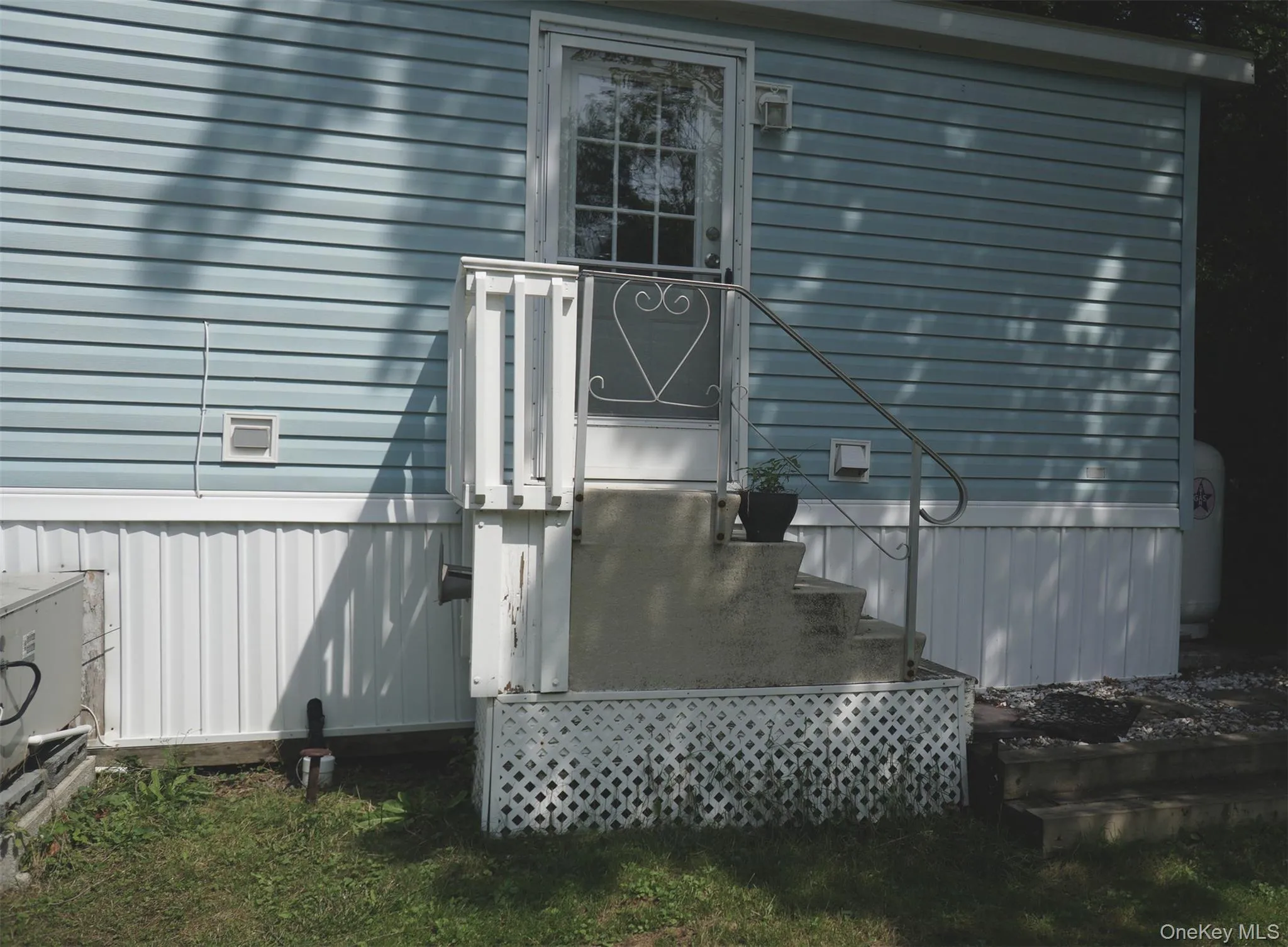 37 Bircher Avenue, Poughkeepsie, NY, 3 Bedrooms Bedrooms, 7 Rooms Rooms,2 BathroomsBathrooms,Residential,For Rent,Bircher,0,1024752 37 Bircher Avenue, Poughkeepsie, NY, 3 Bedrooms Bedrooms, 7 Rooms Rooms,2 BathroomsBathrooms,Residential,For Rent,Bircher,0,1024752