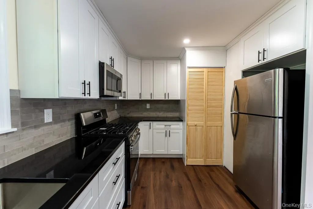 745 Peekskill Hollow Road, Putnam Valley, NY, 3 Bedrooms Bedrooms, 5 Rooms Rooms,2 BathroomsBathrooms,Residential Lease,For Rent,Peekskill Hollow,0,1024755 745 Peekskill Hollow Road, Putnam Valley, NY, 3 Bedrooms Bedrooms, 5 Rooms Rooms,2 BathroomsBathrooms,Residential Lease,For Rent,Peekskill Hollow,0,1024755