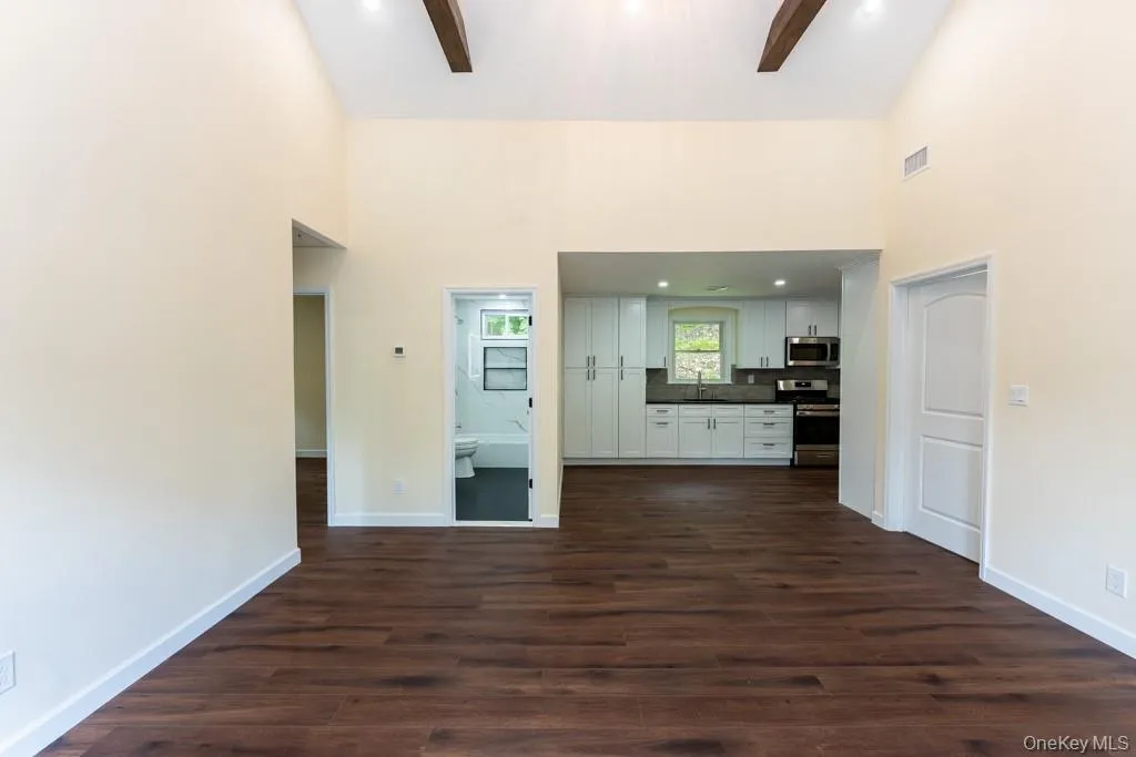 745 Peekskill Hollow Road, Putnam Valley, NY, 3 Bedrooms Bedrooms, 5 Rooms Rooms,2 BathroomsBathrooms,Residential Lease,For Rent,Peekskill Hollow,0,1024755 745 Peekskill Hollow Road, Putnam Valley, NY, 3 Bedrooms Bedrooms, 5 Rooms Rooms,2 BathroomsBathrooms,Residential Lease,For Rent,Peekskill Hollow,0,1024755