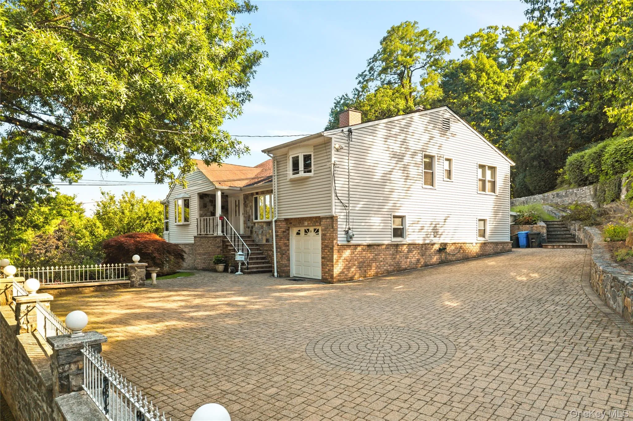 81 Avondale Road, Yonkers, NY, 4 Bedrooms Bedrooms, 11 Rooms Rooms,3 BathroomsBathrooms,Residential,For Rent,Avondale,0,1024756 81 Avondale Road, Yonkers, NY, 4 Bedrooms Bedrooms, 11 Rooms Rooms,3 BathroomsBathrooms,Residential,For Rent,Avondale,0,1024756