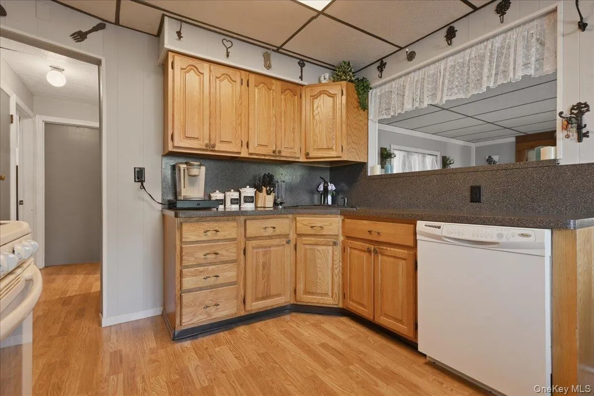 62 Linden Boulevard, Oyster Bay, NY, 4 Bedrooms Bedrooms, 10 Rooms Rooms,3 BathroomsBathrooms,Residential,For Rent,Linden,0,1024759 62 Linden Boulevard, Oyster Bay, NY, 4 Bedrooms Bedrooms, 10 Rooms Rooms,3 BathroomsBathrooms,Residential,For Rent,Linden,0,1024759