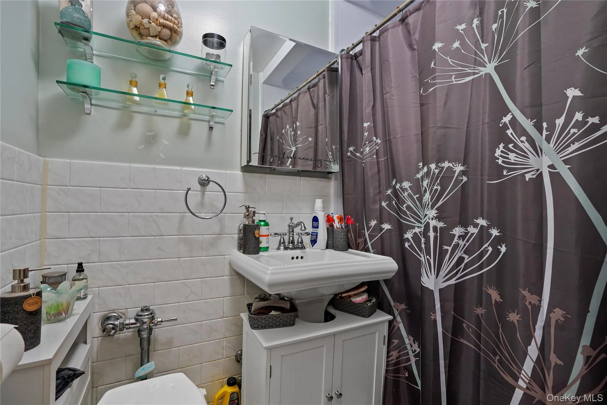 5 Sadore Ln, Yonkers, NY, 2 Bedrooms Bedrooms, 6 Rooms Rooms,1 BathroomBathrooms,Residential,For Rent,Sadore Ln,0,1024765 5 Sadore Ln, Yonkers, NY, 2 Bedrooms Bedrooms, 6 Rooms Rooms,1 BathroomBathrooms,Residential,For Rent,Sadore Ln,0,1024765