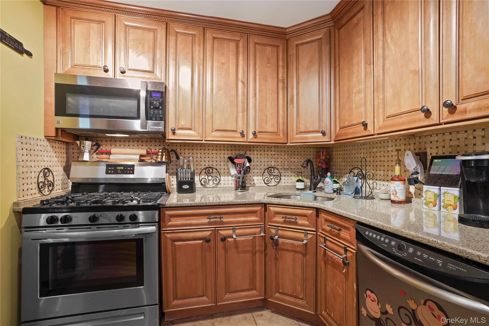 5 Sadore Ln, Yonkers, NY, 2 Bedrooms Bedrooms, 6 Rooms Rooms,1 BathroomBathrooms,Residential,For Rent,Sadore Ln,0,1024765 5 Sadore Ln, Yonkers, NY, 2 Bedrooms Bedrooms, 6 Rooms Rooms,1 BathroomBathrooms,Residential,For Rent,Sadore Ln,0,1024765