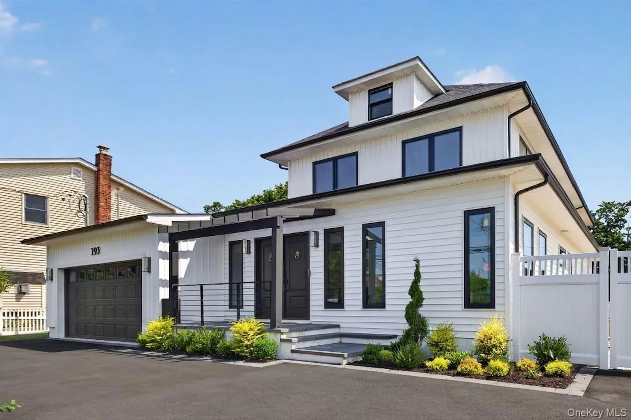 293 Bellmore Road, Hempstead, NY, 6 Bedrooms Bedrooms, 10 Rooms Rooms,4 BathroomsBathrooms,Residential,For Rent,Bellmore,0,1024769 293 Bellmore Road, Hempstead, NY, 6 Bedrooms Bedrooms, 10 Rooms Rooms,4 BathroomsBathrooms,Residential,For Rent,Bellmore,0,1024769
