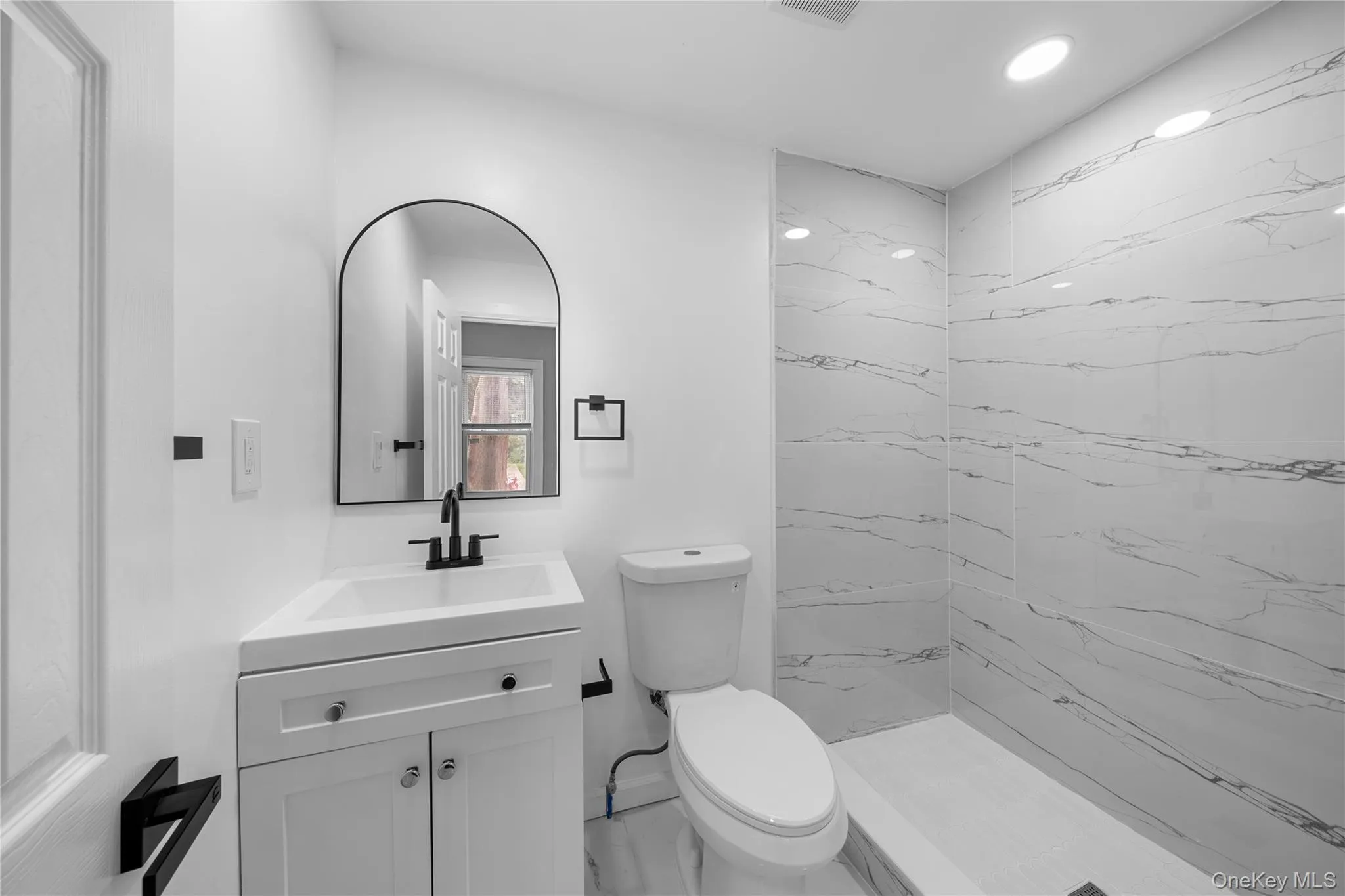 116 Meadowbrook Road, Hempstead, NY, 5 Bedrooms Bedrooms, 8 Rooms Rooms,4 BathroomsBathrooms,Residential,For Rent,Meadowbrook,0,1024772 116 Meadowbrook Road, Hempstead, NY, 5 Bedrooms Bedrooms, 8 Rooms Rooms,4 BathroomsBathrooms,Residential,For Rent,Meadowbrook,0,1024772