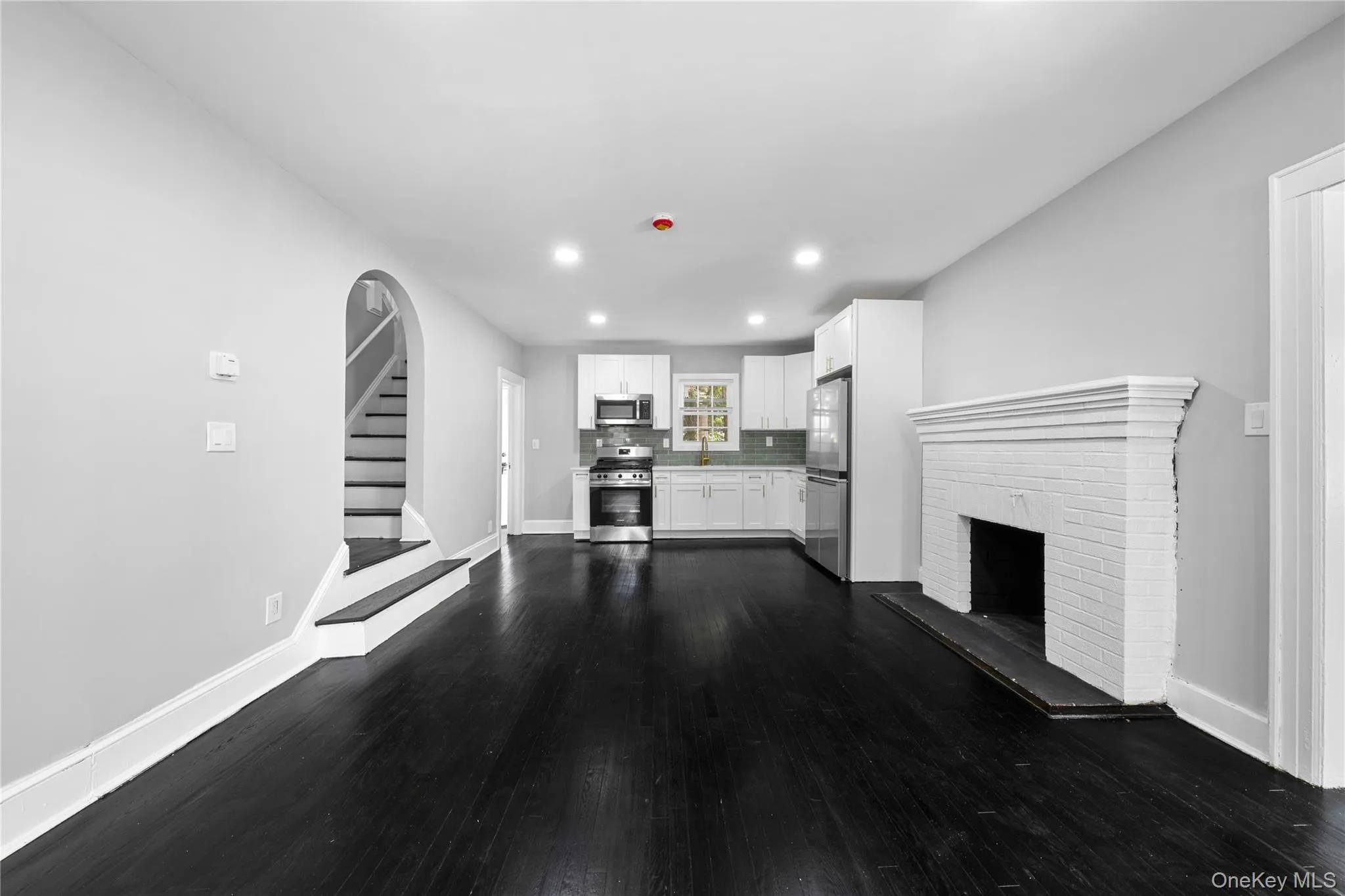 116 Meadowbrook Road, Hempstead, NY, 5 Bedrooms Bedrooms, 8 Rooms Rooms,4 BathroomsBathrooms,Residential,For Rent,Meadowbrook,0,1024772 116 Meadowbrook Road, Hempstead, NY, 5 Bedrooms Bedrooms, 8 Rooms Rooms,4 BathroomsBathrooms,Residential,For Rent,Meadowbrook,0,1024772