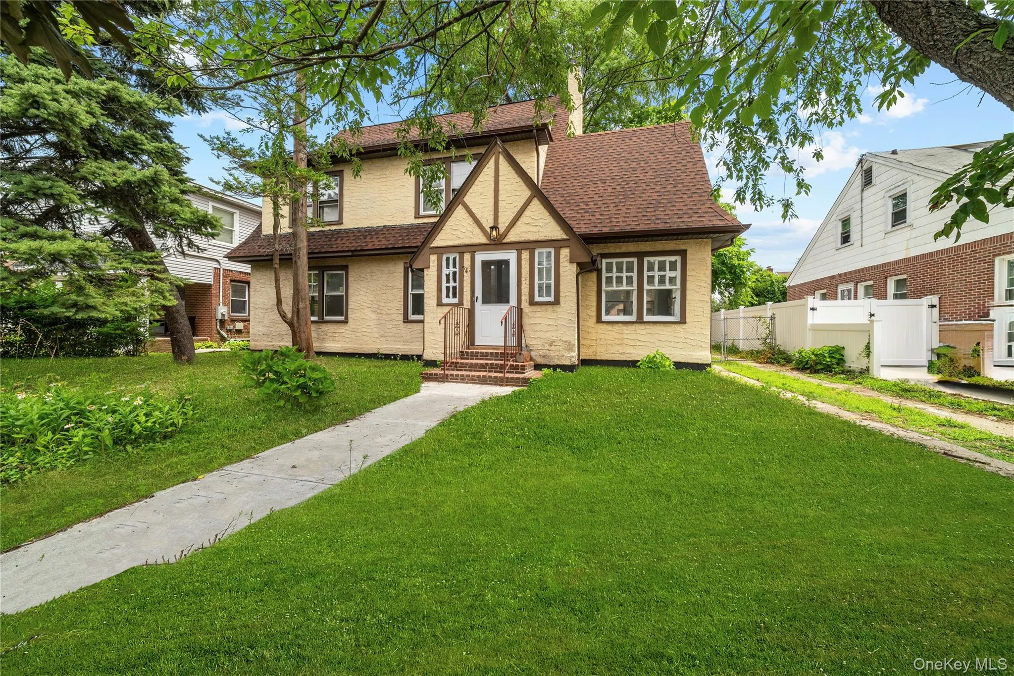 116 Meadowbrook Road, Hempstead, NY, 5 Bedrooms Bedrooms, 8 Rooms Rooms,4 BathroomsBathrooms,Residential,For Rent,Meadowbrook,0,1024772 116 Meadowbrook Road, Hempstead, NY, 5 Bedrooms Bedrooms, 8 Rooms Rooms,4 BathroomsBathrooms,Residential,For Rent,Meadowbrook,0,1024772