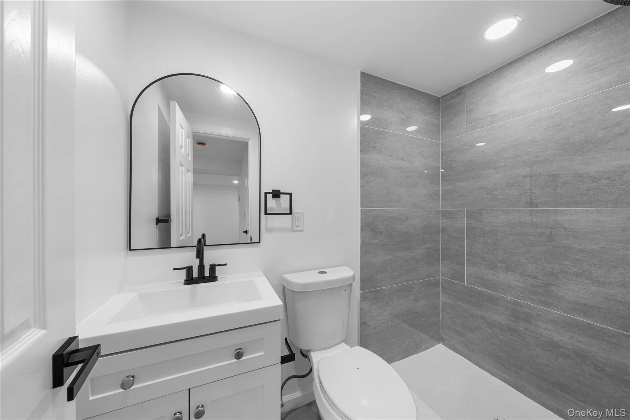 116 Meadowbrook Road, Hempstead, NY, 5 Bedrooms Bedrooms, 8 Rooms Rooms,4 BathroomsBathrooms,Residential,For Rent,Meadowbrook,0,1024772 116 Meadowbrook Road, Hempstead, NY, 5 Bedrooms Bedrooms, 8 Rooms Rooms,4 BathroomsBathrooms,Residential,For Rent,Meadowbrook,0,1024772