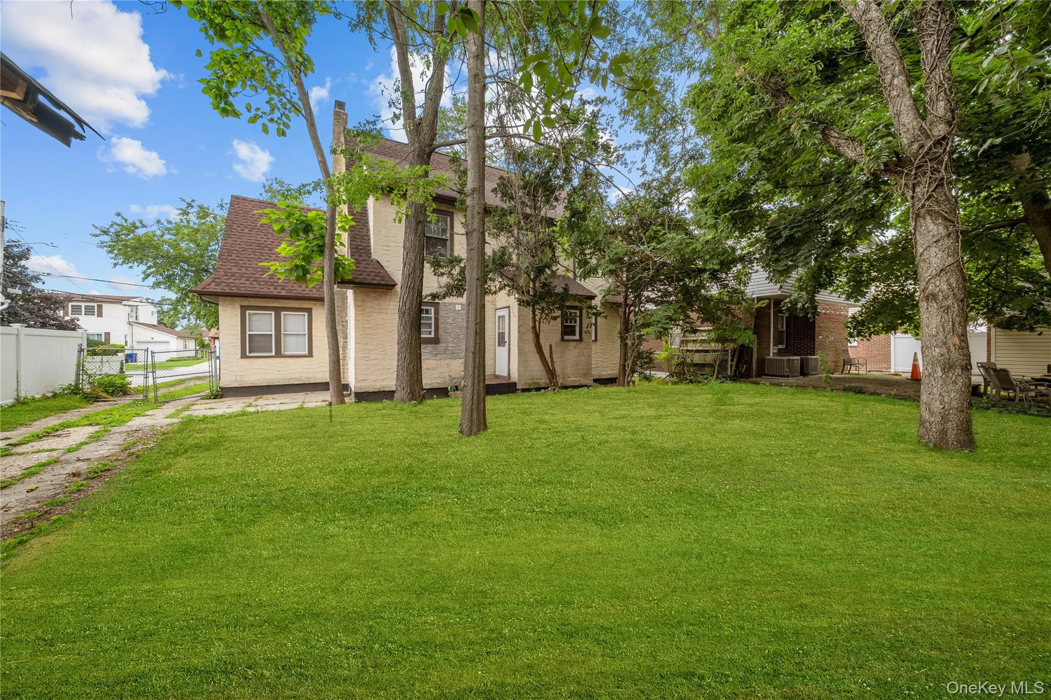 116 Meadowbrook Road, Hempstead, NY, 5 Bedrooms Bedrooms, 8 Rooms Rooms,4 BathroomsBathrooms,Residential,For Rent,Meadowbrook,0,1024772 116 Meadowbrook Road, Hempstead, NY, 5 Bedrooms Bedrooms, 8 Rooms Rooms,4 BathroomsBathrooms,Residential,For Rent,Meadowbrook,0,1024772