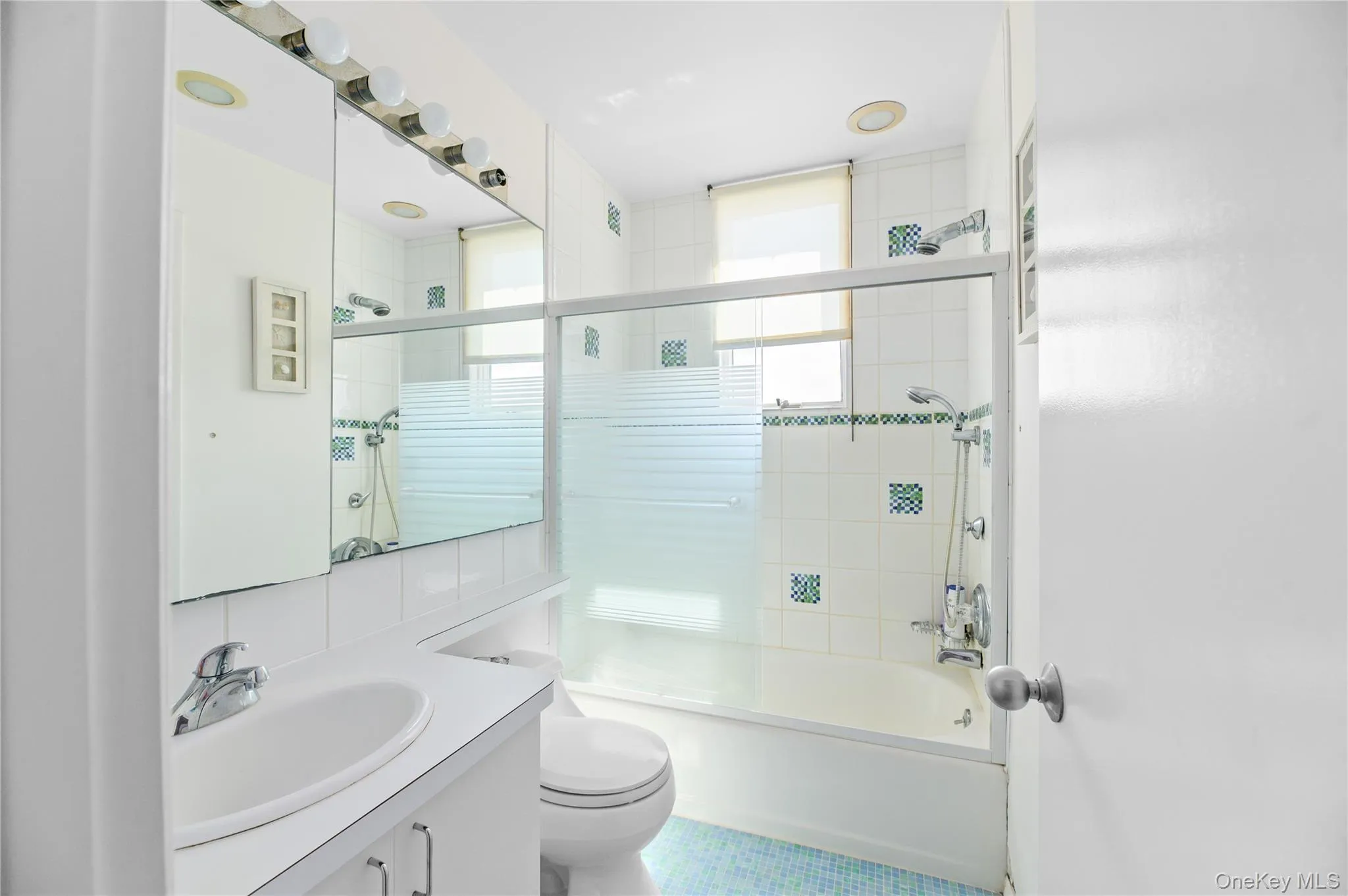 59 Gale Avenue, Islip, NY, 3 Bedrooms Bedrooms, 6 Rooms Rooms,2 BathroomsBathrooms,Residential,For Rent,Gale,0,1024784 59 Gale Avenue, Islip, NY, 3 Bedrooms Bedrooms, 6 Rooms Rooms,2 BathroomsBathrooms,Residential,For Rent,Gale,0,1024784