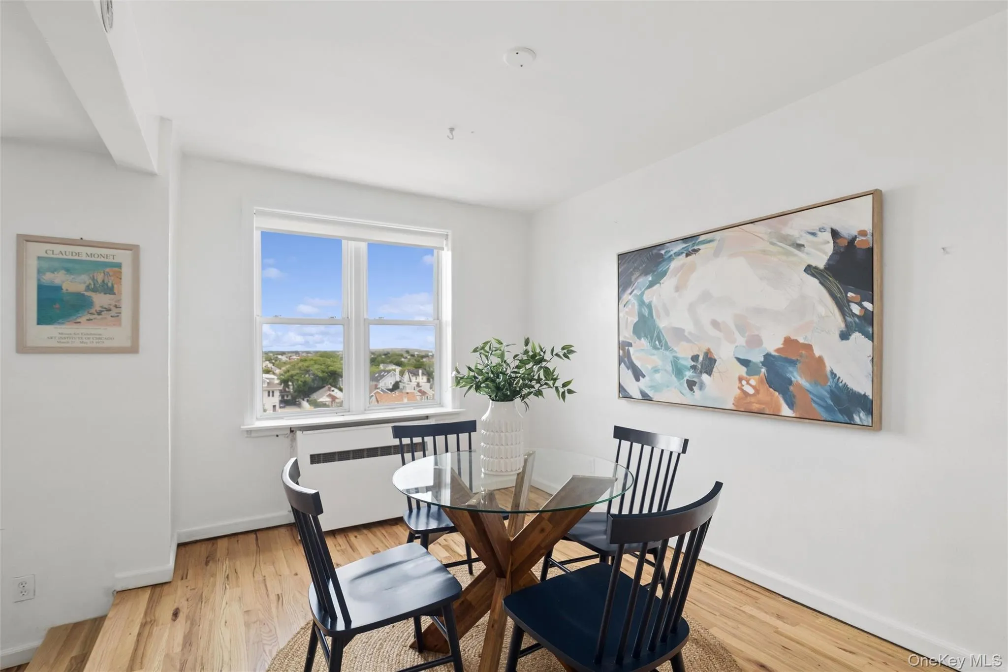 Large Dining Area (could be converted to 2nd bedroom) Large Dining Area (could be converted to 2nd bedroom)