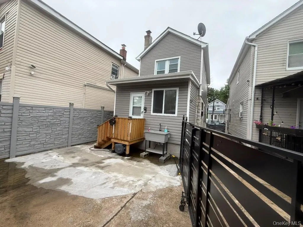 13117 135th Place, New York, NY, 3 Bedrooms Bedrooms, 7 Rooms Rooms,3 BathroomsBathrooms,Residential,For Rent,135th,0,1024787 13117 135th Place, New York, NY, 3 Bedrooms Bedrooms, 7 Rooms Rooms,3 BathroomsBathrooms,Residential,For Rent,135th,0,1024787