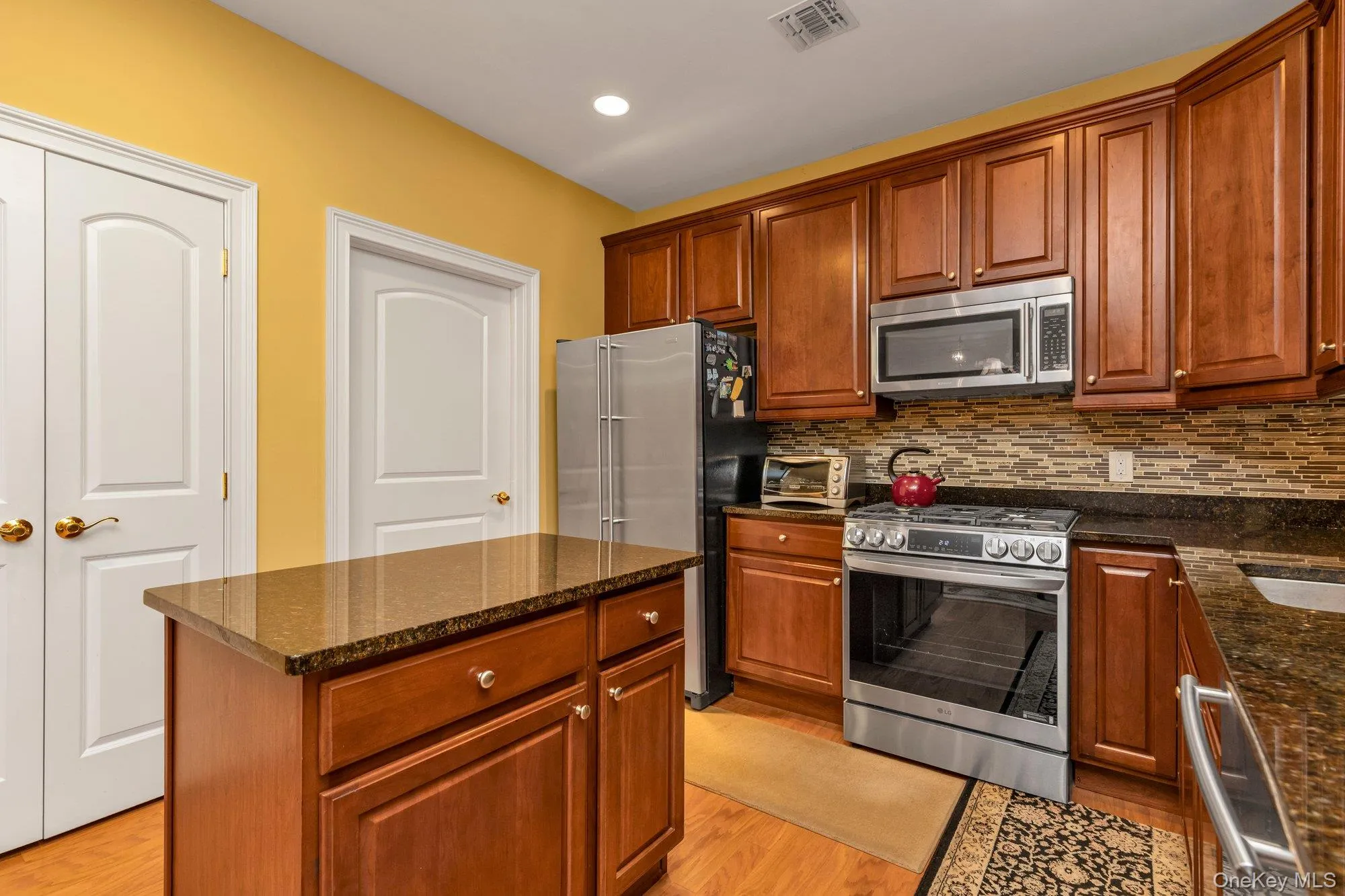 348 Trotting Lane, Hempstead, NY, 2 Bedrooms Bedrooms, 5 Rooms Rooms,2 BathroomsBathrooms,Residential,For Rent,Trotting,0,1024788 348 Trotting Lane, Hempstead, NY, 2 Bedrooms Bedrooms, 5 Rooms Rooms,2 BathroomsBathrooms,Residential,For Rent,Trotting,0,1024788