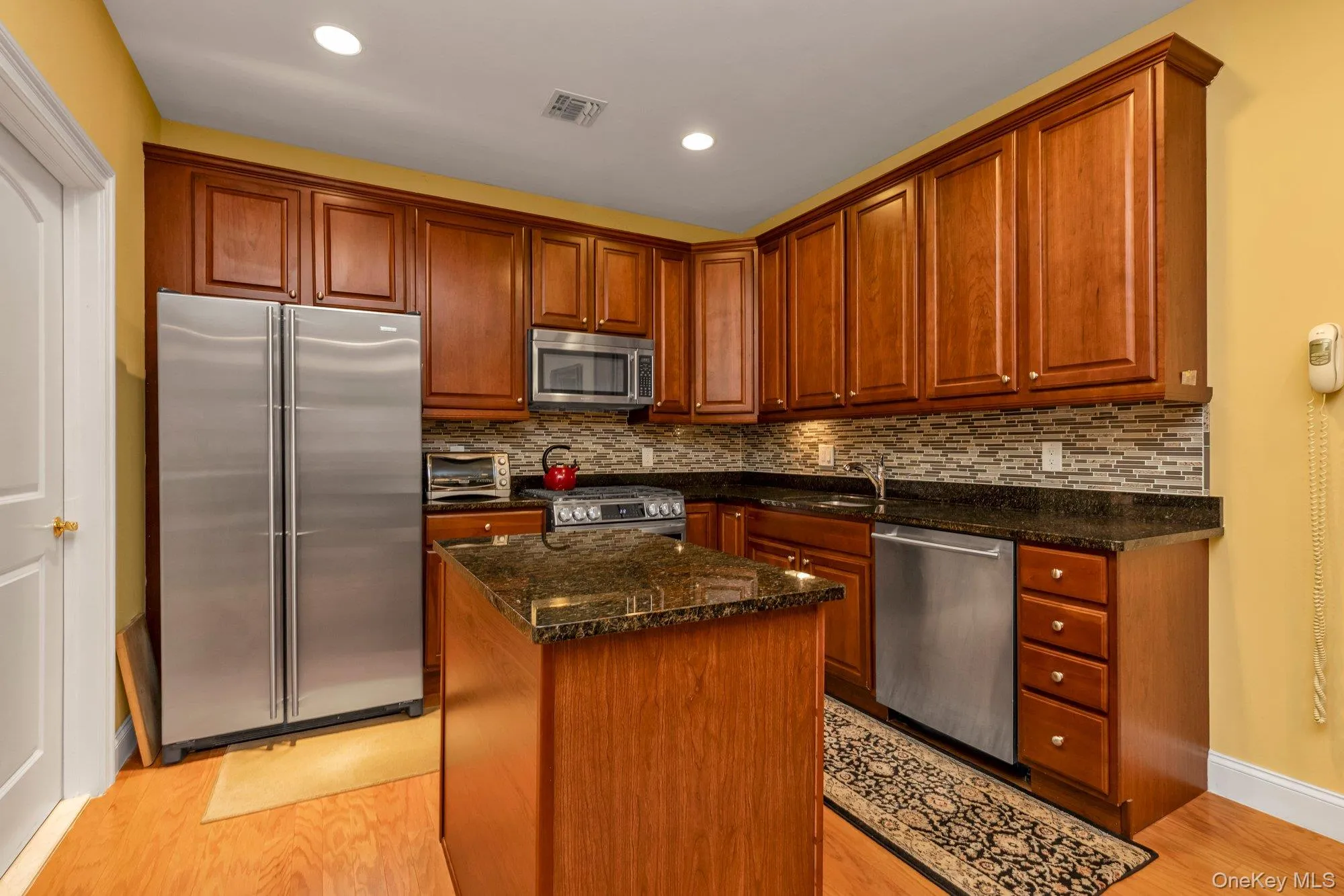 348 Trotting Lane, Hempstead, NY, 2 Bedrooms Bedrooms, 5 Rooms Rooms,2 BathroomsBathrooms,Residential,For Rent,Trotting,0,1024788 348 Trotting Lane, Hempstead, NY, 2 Bedrooms Bedrooms, 5 Rooms Rooms,2 BathroomsBathrooms,Residential,For Rent,Trotting,0,1024788
