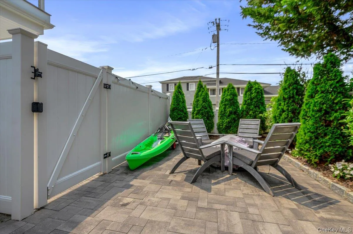 2174 Bay Boulevard, Hempstead, NY, 3 Bedrooms Bedrooms, 10 Rooms Rooms,3 BathroomsBathrooms,Residential,For Rent,Bay,0,1024790 2174 Bay Boulevard, Hempstead, NY, 3 Bedrooms Bedrooms, 10 Rooms Rooms,3 BathroomsBathrooms,Residential,For Rent,Bay,0,1024790