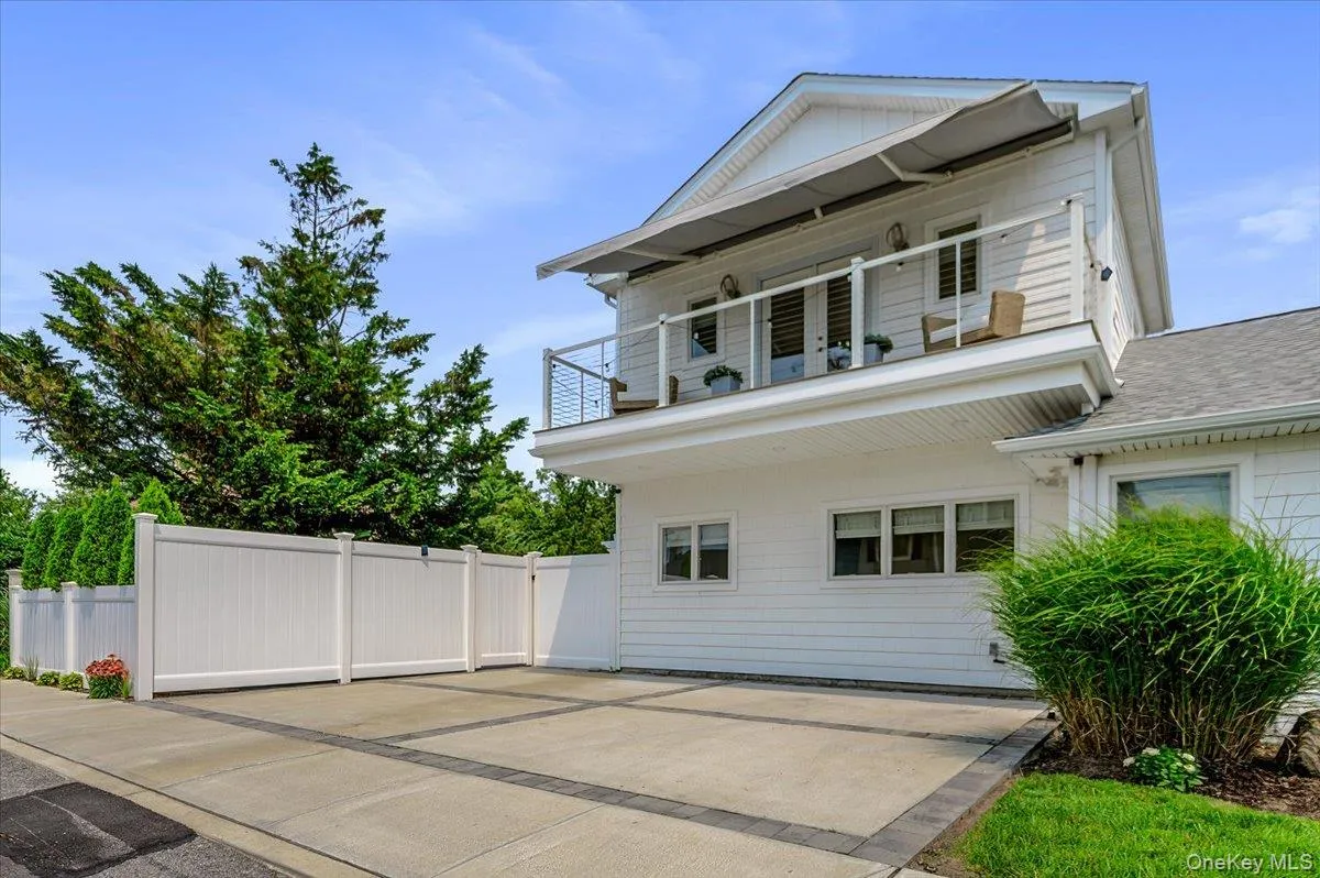 2174 Bay Boulevard, Hempstead, NY, 3 Bedrooms Bedrooms, 10 Rooms Rooms,3 BathroomsBathrooms,Residential,For Rent,Bay,0,1024790 2174 Bay Boulevard, Hempstead, NY, 3 Bedrooms Bedrooms, 10 Rooms Rooms,3 BathroomsBathrooms,Residential,For Rent,Bay,0,1024790