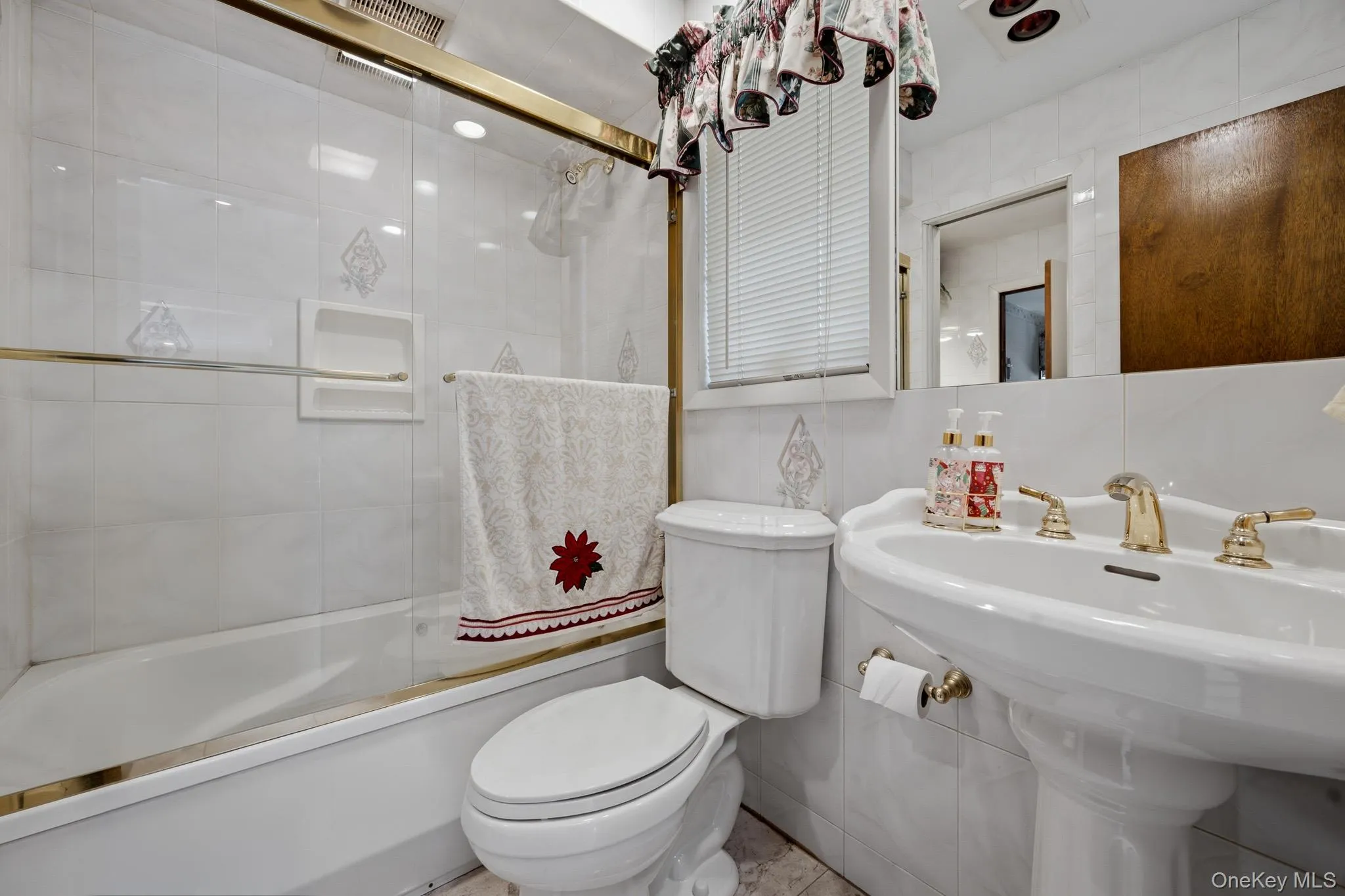 10 Arcadia Drive, Huntington, NY, 4 Bedrooms Bedrooms, 8 Rooms Rooms,2 BathroomsBathrooms,Residential,For Rent,Arcadia,0,1024796 10 Arcadia Drive, Huntington, NY, 4 Bedrooms Bedrooms, 8 Rooms Rooms,2 BathroomsBathrooms,Residential,For Rent,Arcadia,0,1024796