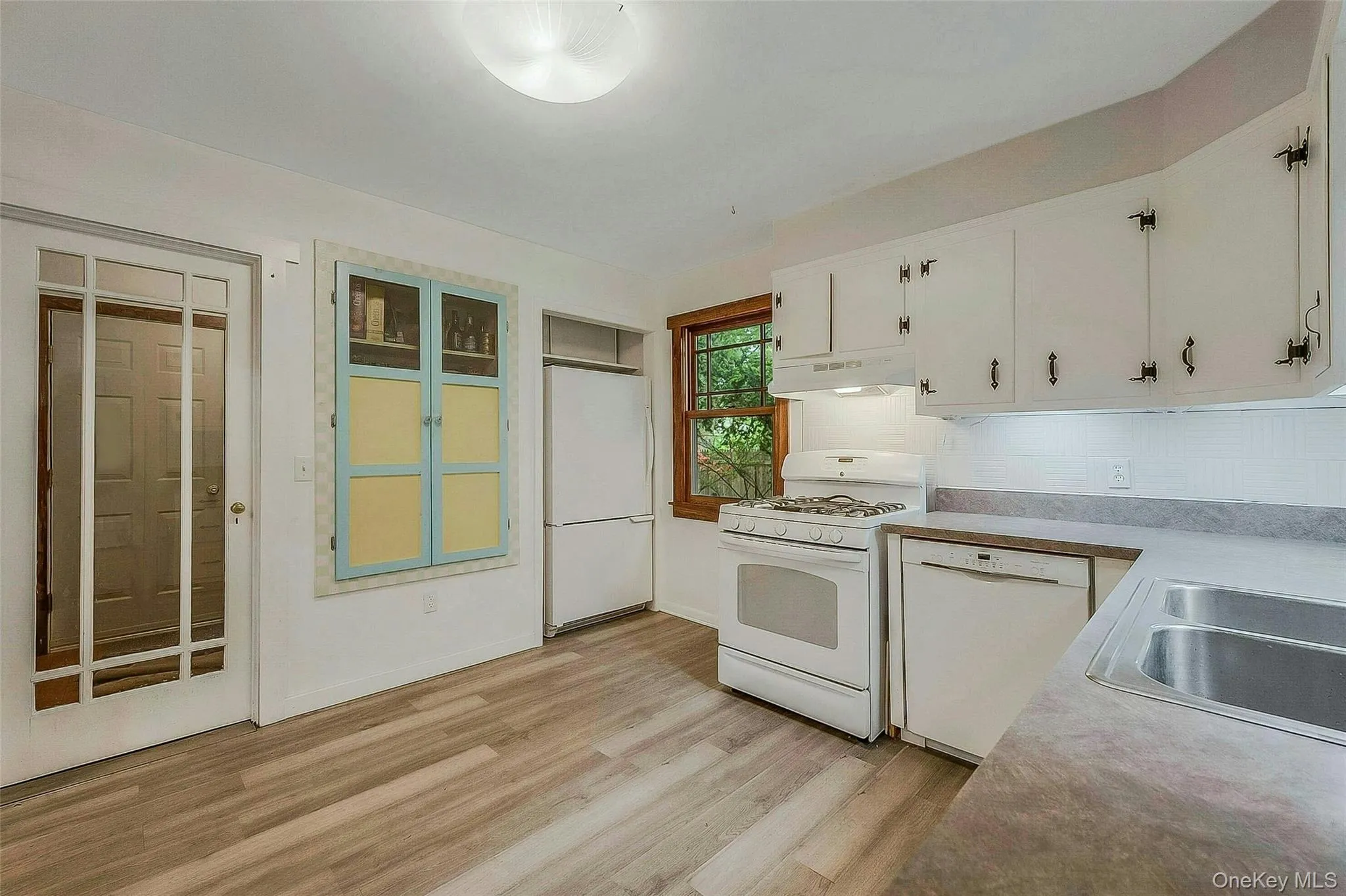 425 Maple Lane, Southold, NY, 4 Bedrooms Bedrooms, 8 Rooms Rooms,3 BathroomsBathrooms,Residential,For Rent,Maple,0,1024798 425 Maple Lane, Southold, NY, 4 Bedrooms Bedrooms, 8 Rooms Rooms,3 BathroomsBathrooms,Residential,For Rent,Maple,0,1024798