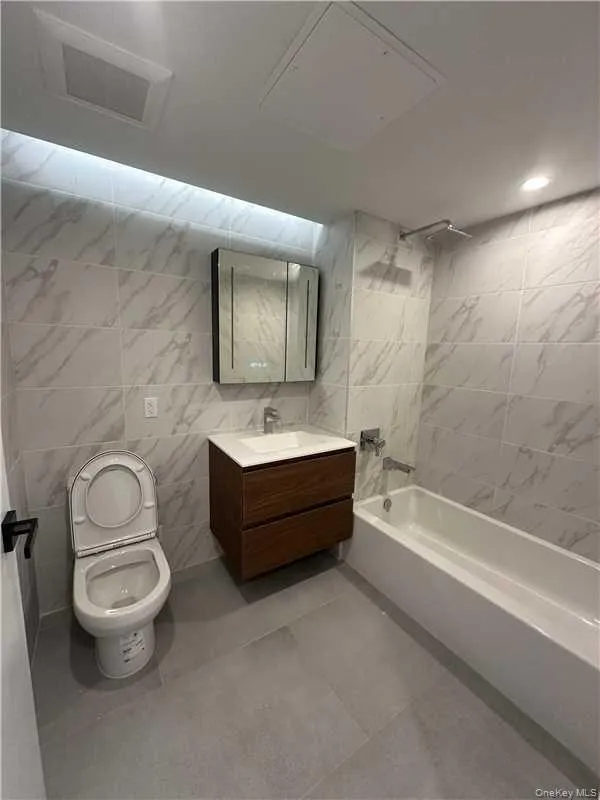 144-49 Northern Boulevard, New York, NY, 2 Bedrooms Bedrooms, 4 Rooms Rooms,2 BathroomsBathrooms,Residential,For Rent,Northern,0,1024803 144-49 Northern Boulevard, New York, NY, 2 Bedrooms Bedrooms, 4 Rooms Rooms,2 BathroomsBathrooms,Residential,For Rent,Northern,0,1024803