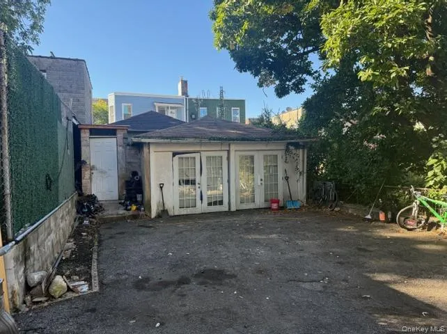 646 230th Street, New York, NY, 3 Bedrooms Bedrooms, 5 Rooms Rooms,1 BathroomBathrooms,Residential,For Rent,230th,0,1024808 646 230th Street, New York, NY, 3 Bedrooms Bedrooms, 5 Rooms Rooms,1 BathroomBathrooms,Residential,For Rent,230th,0,1024808